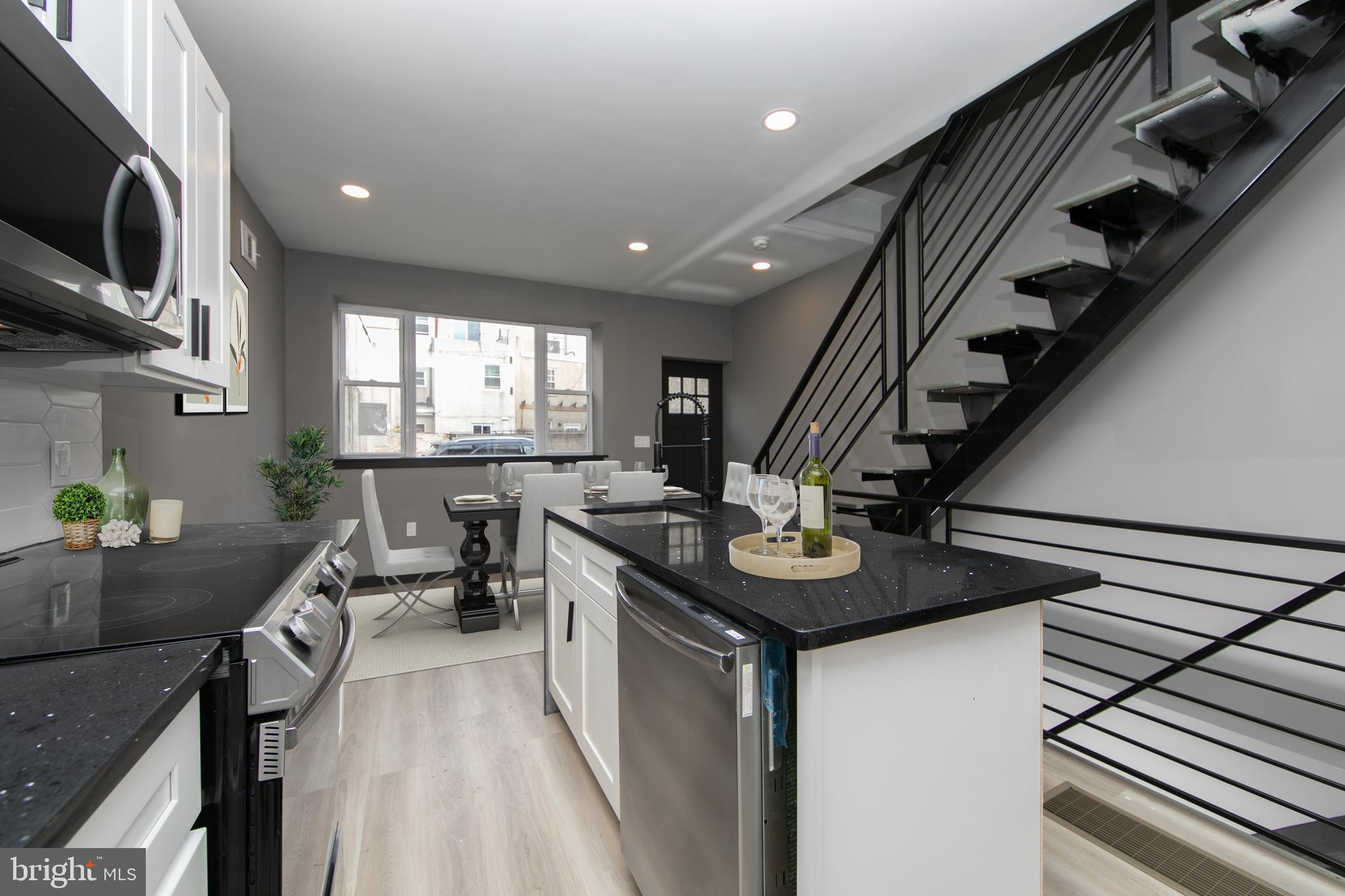 ITALIAN MARKET - Residential