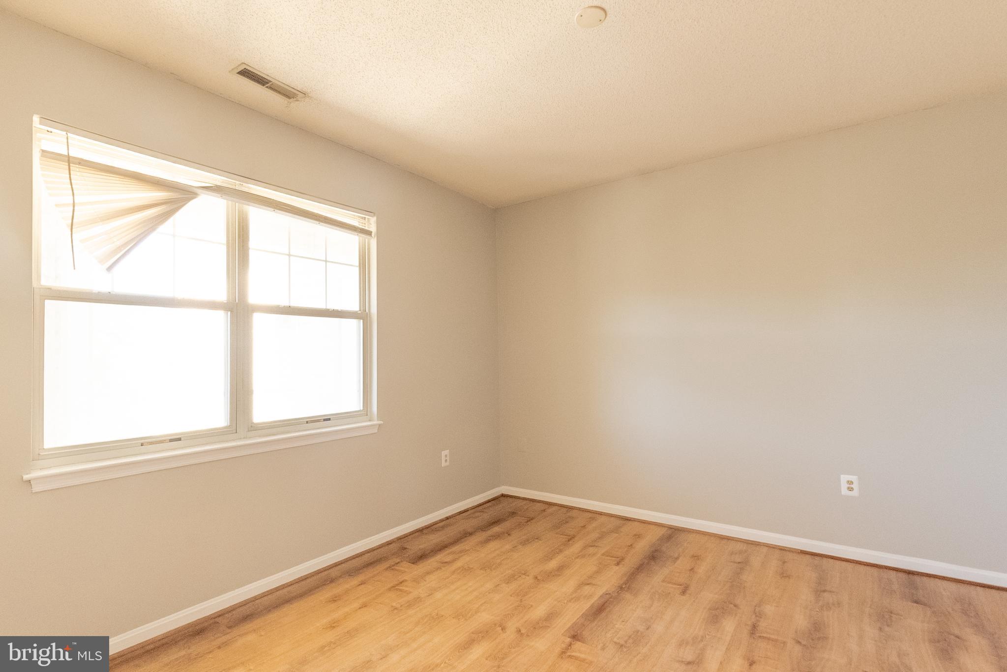 BRISTOL PARK - Residential