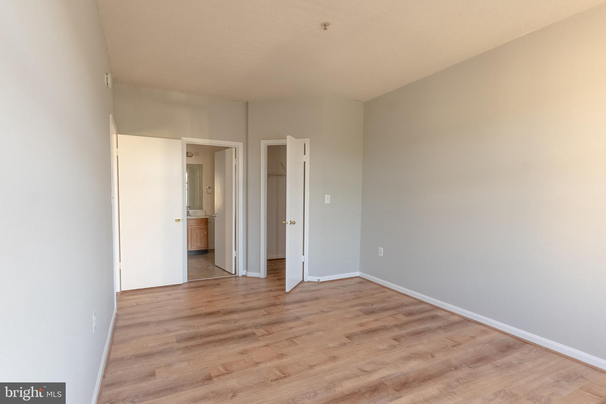 BRISTOL PARK - Residential
