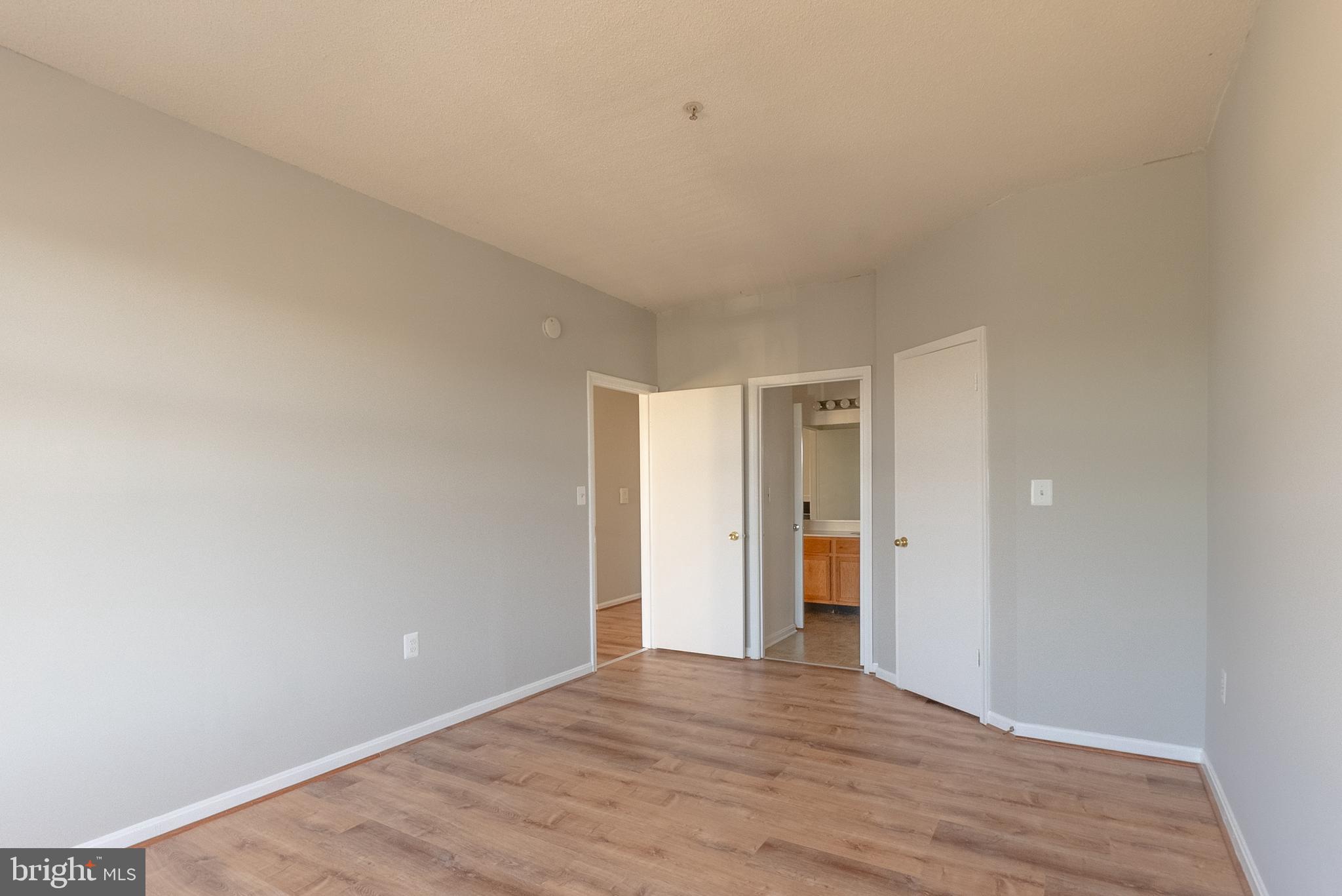 BRISTOL PARK - Residential