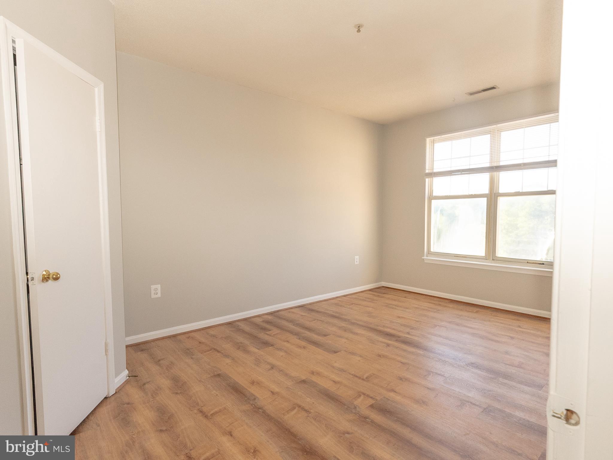 BRISTOL PARK - Residential