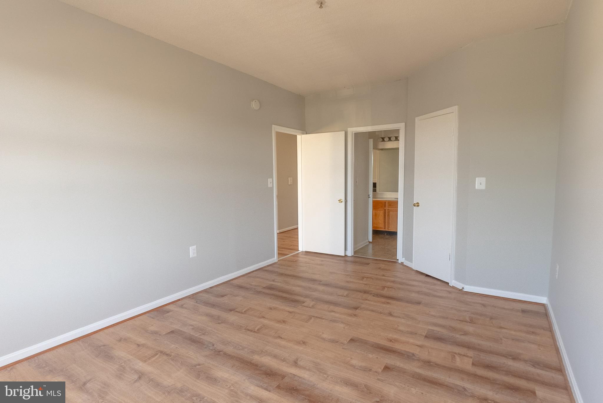 BRISTOL PARK - Residential