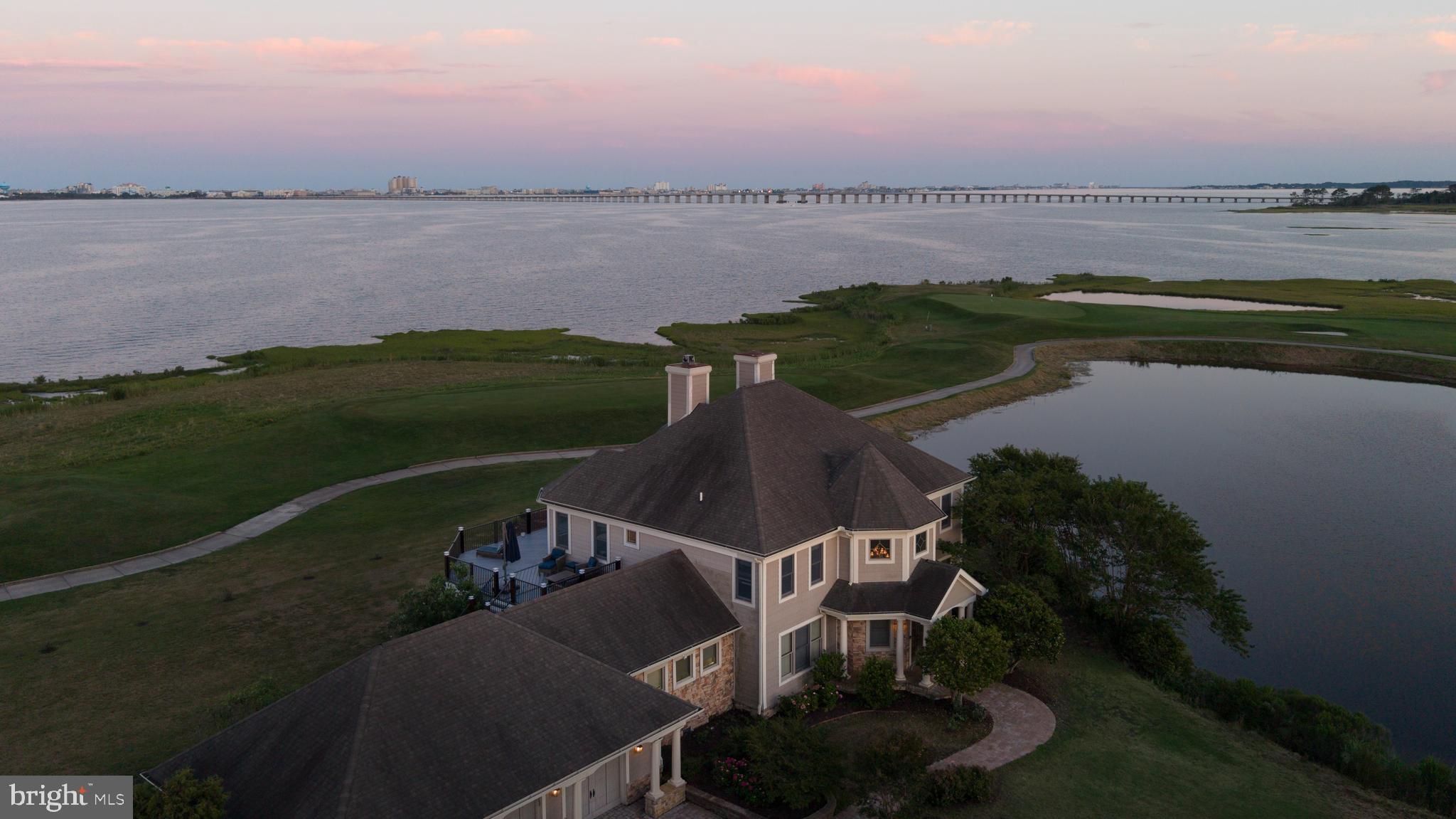 LIGHTHOUSE SOUND - Residential
