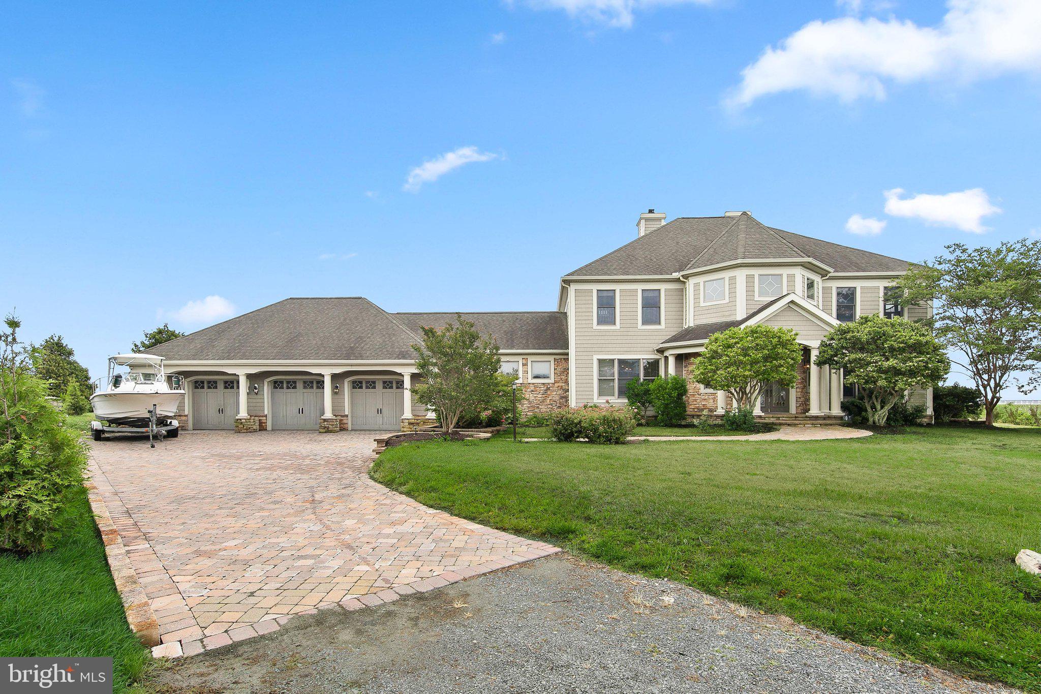 LIGHTHOUSE SOUND - Residential