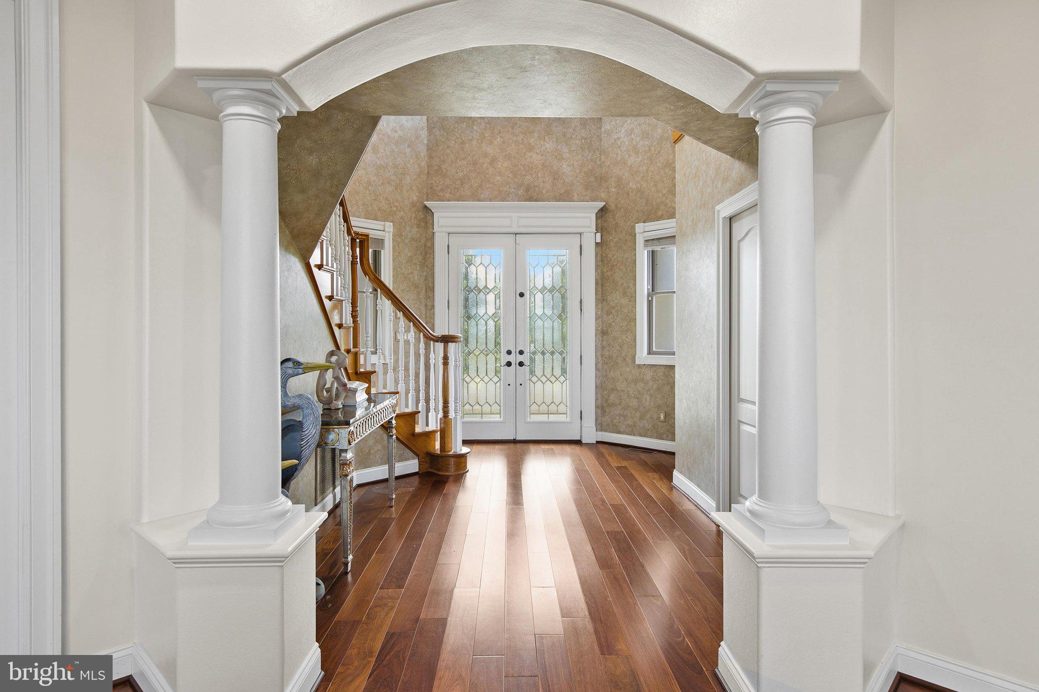 LIGHTHOUSE SOUND - Residential