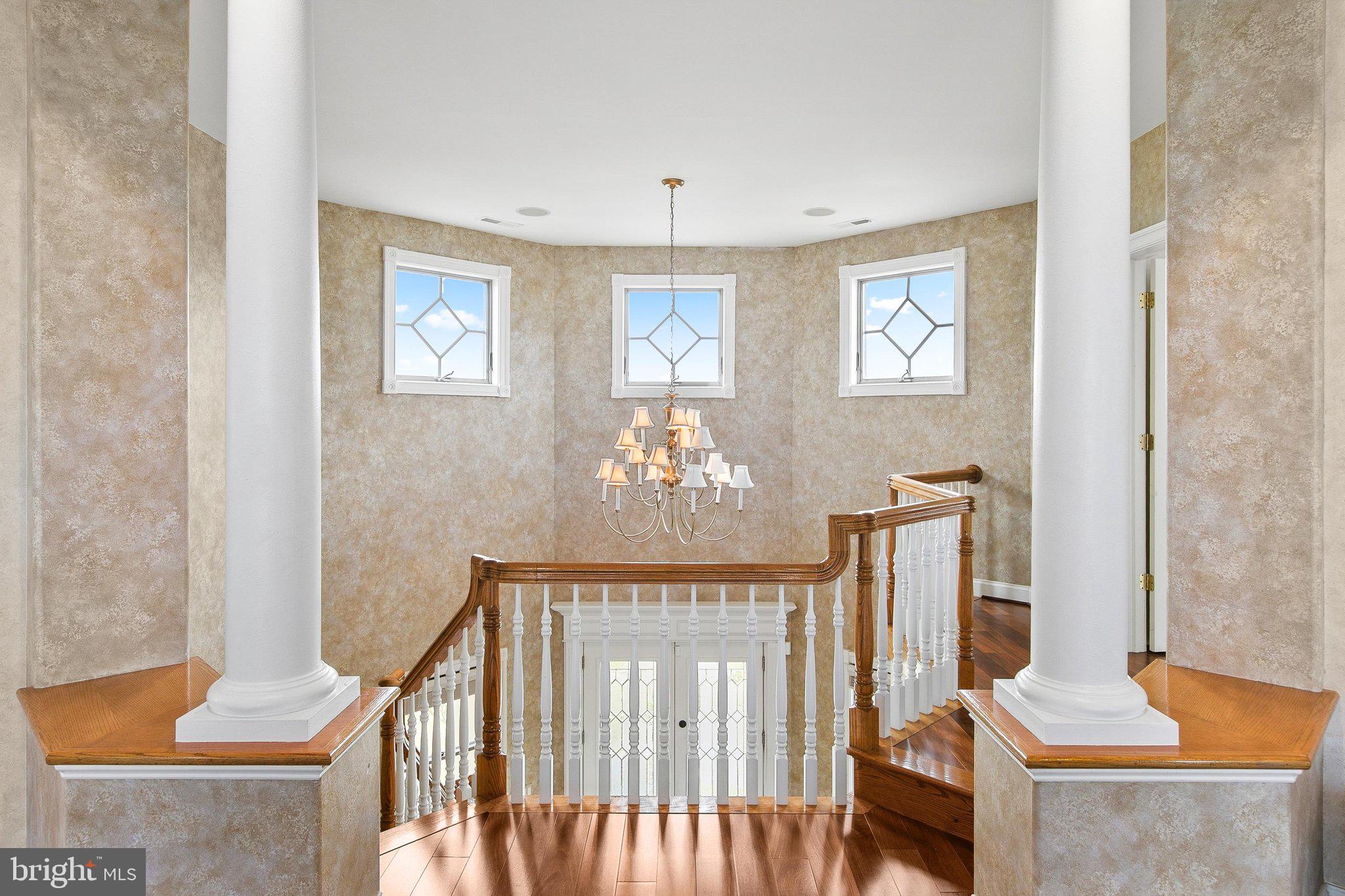 LIGHTHOUSE SOUND - Residential