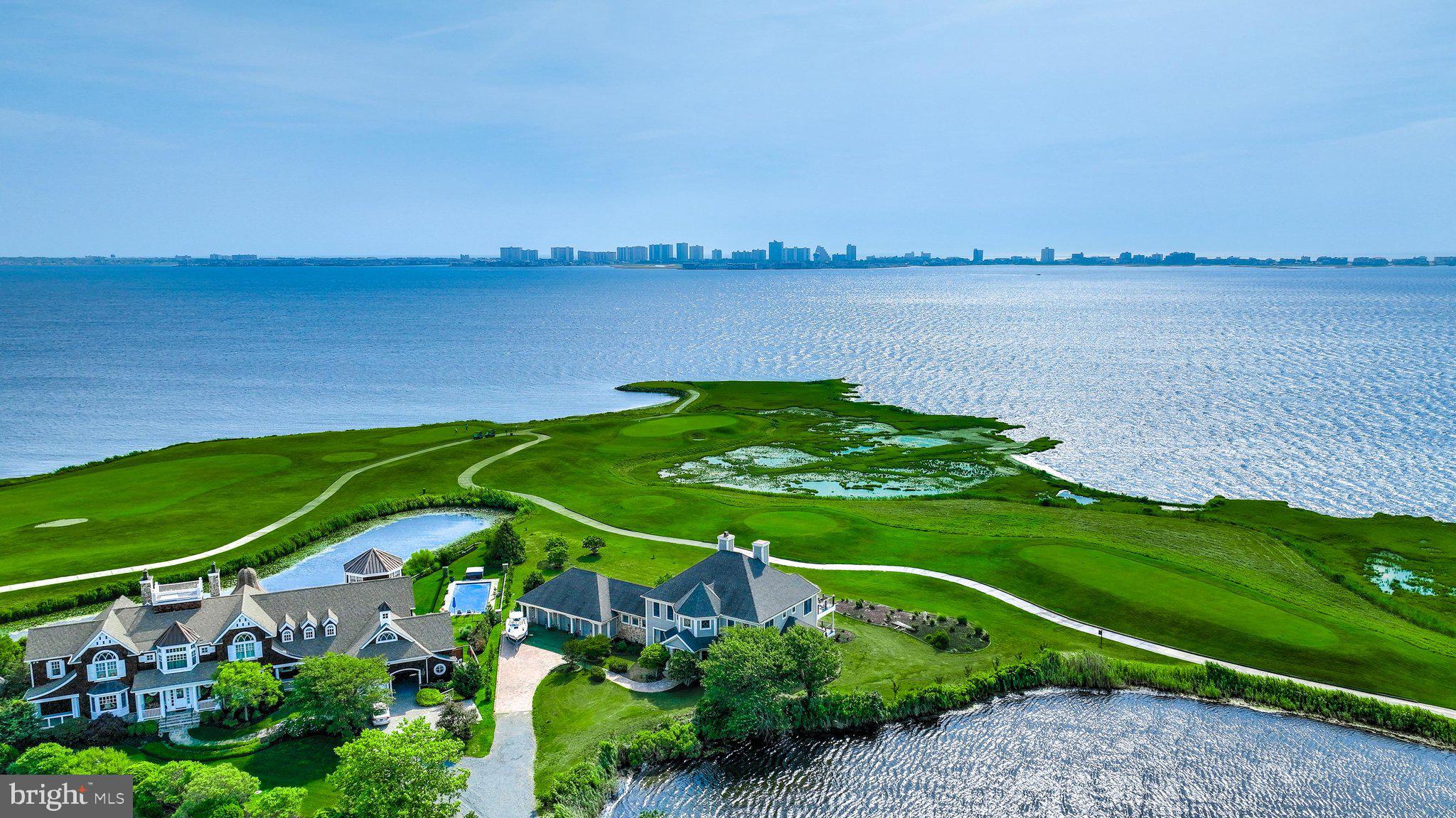 LIGHTHOUSE SOUND - Residential