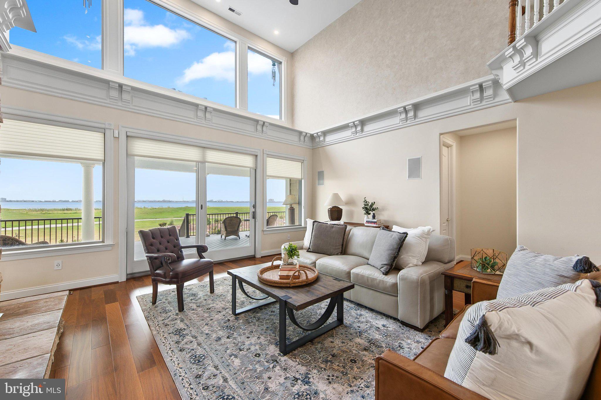 LIGHTHOUSE SOUND - Residential