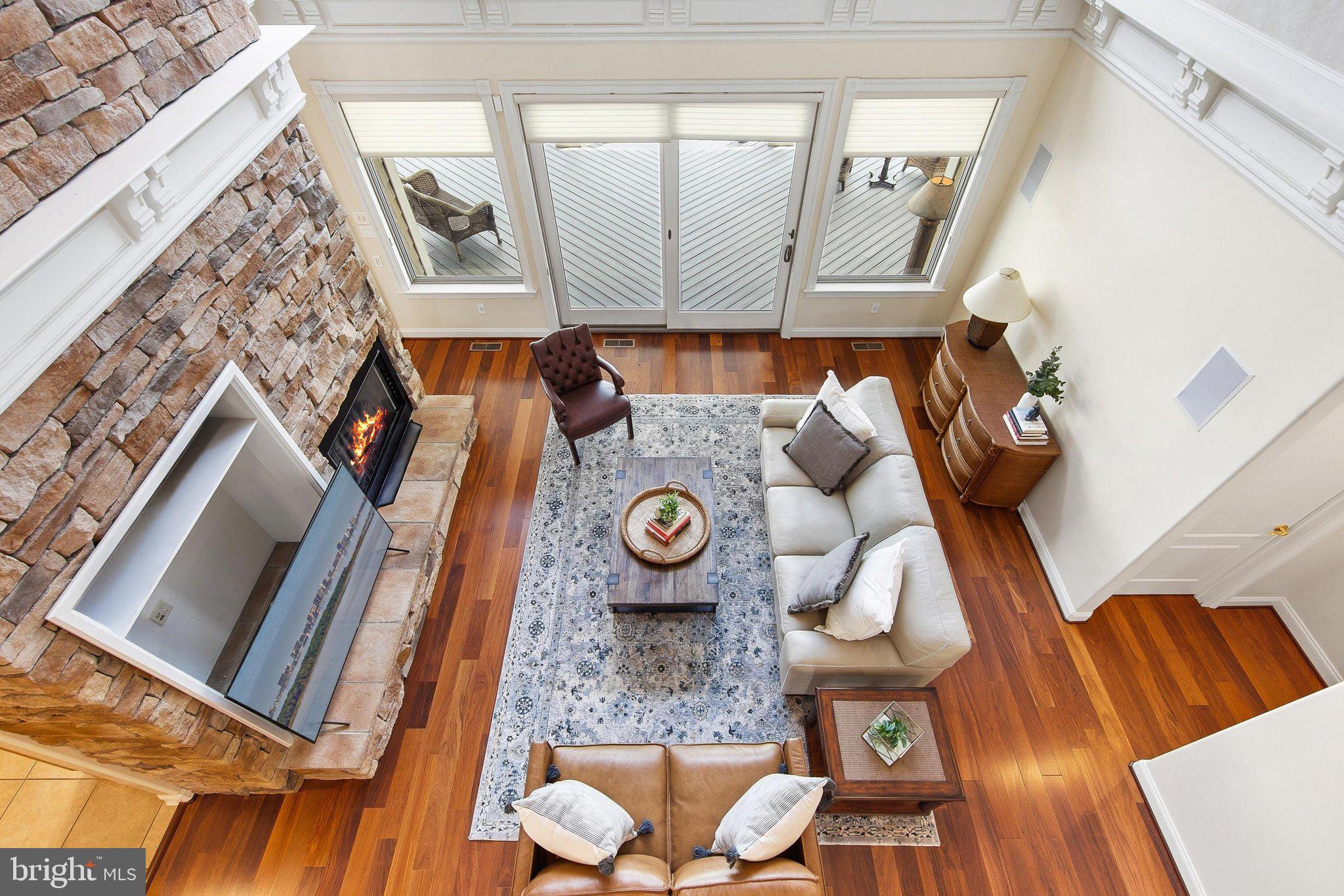 LIGHTHOUSE SOUND - Residential