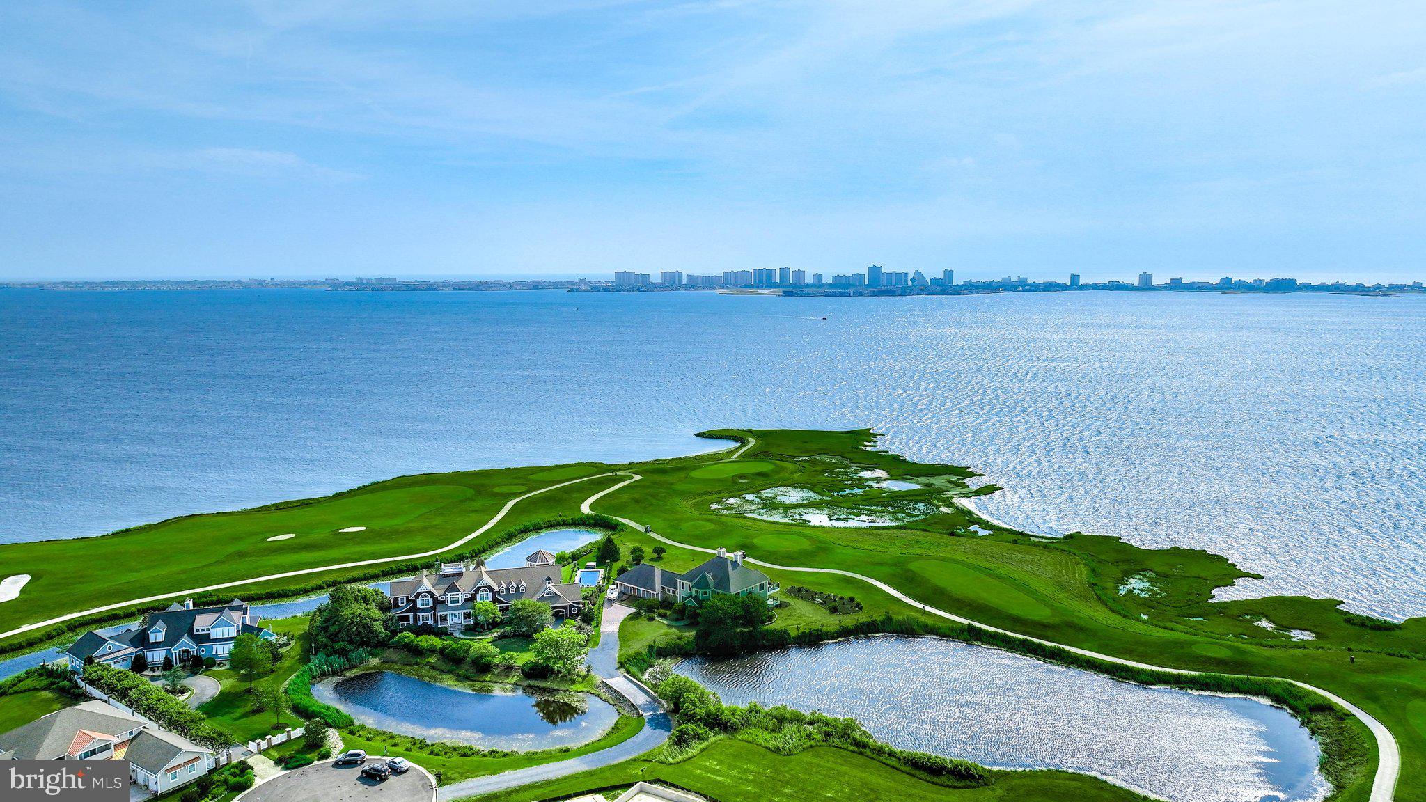 LIGHTHOUSE SOUND - Residential