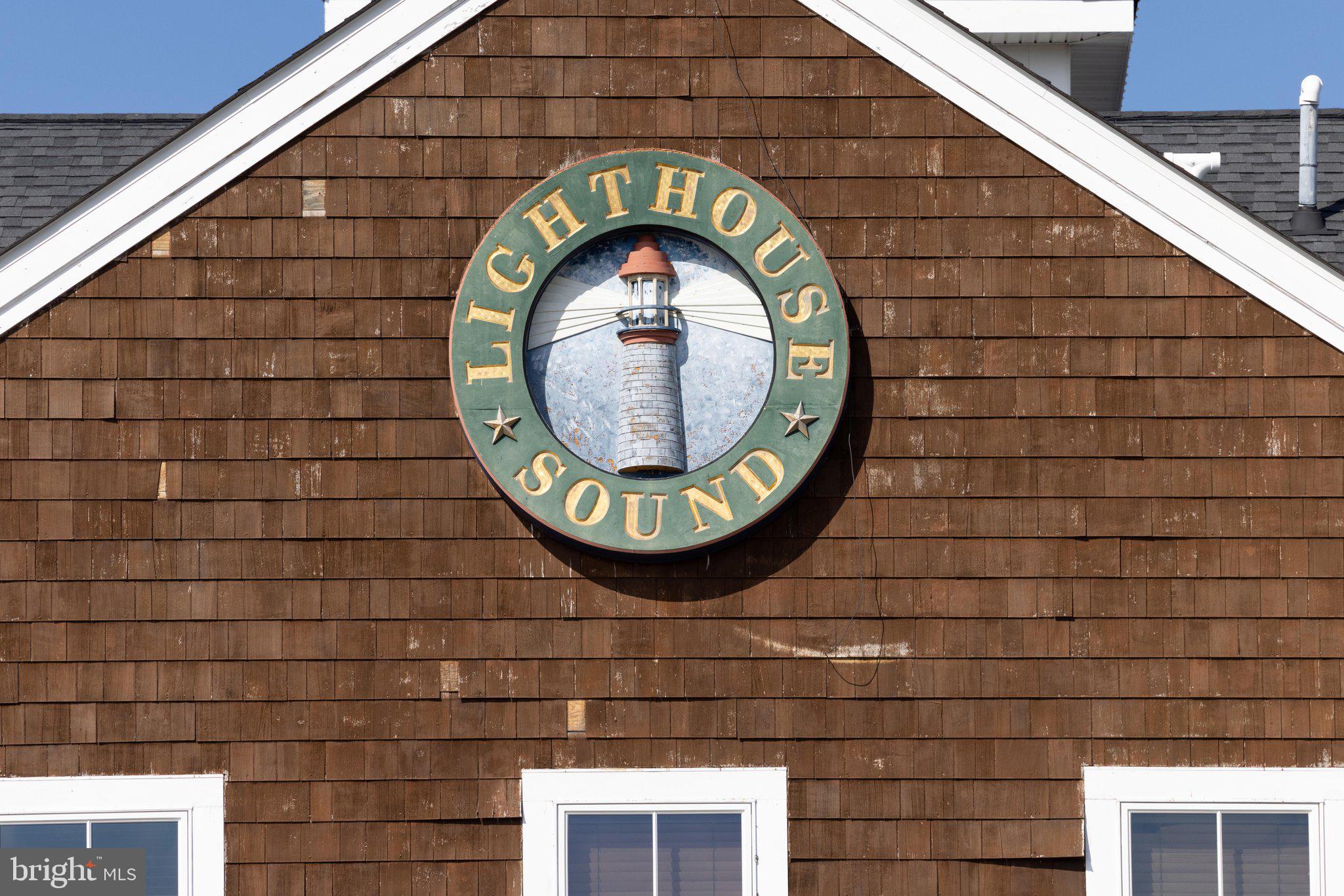 LIGHTHOUSE SOUND - Residential