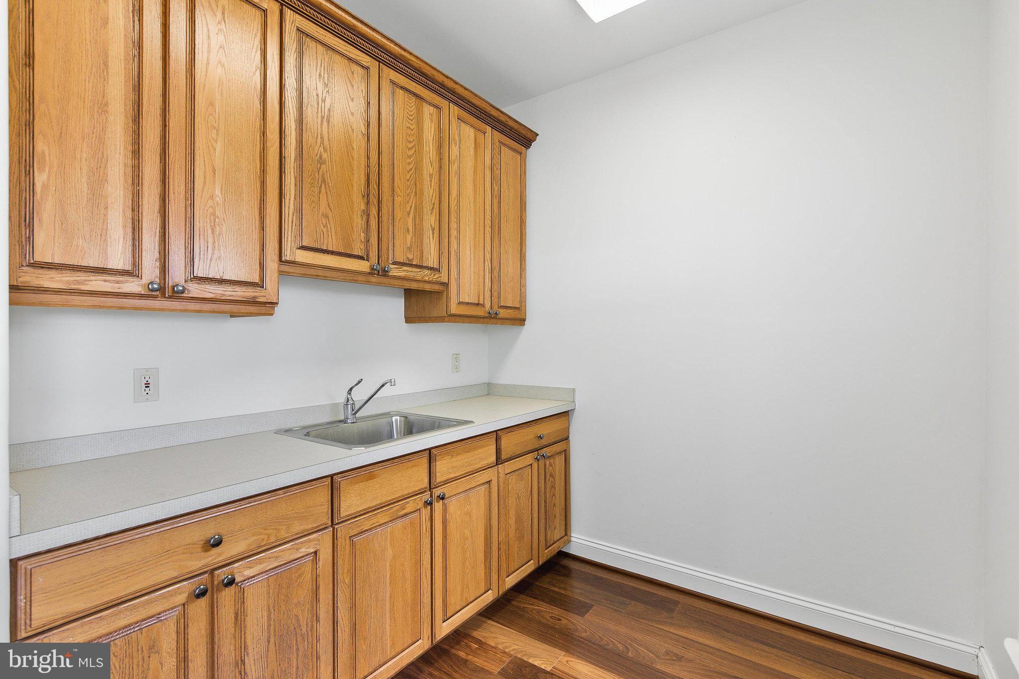 LIGHTHOUSE SOUND - Residential