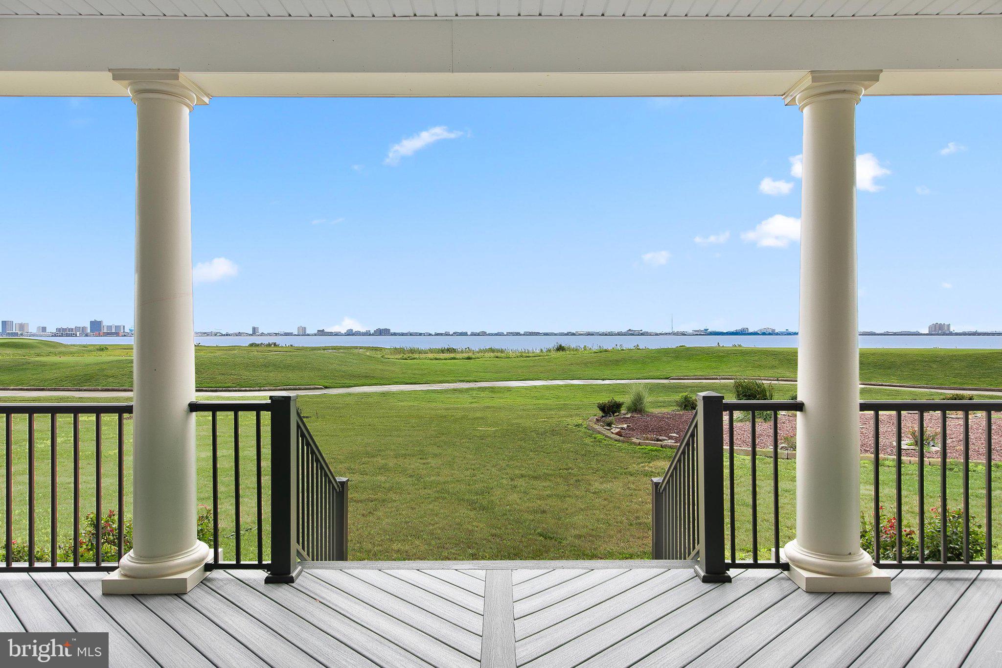 LIGHTHOUSE SOUND - Residential