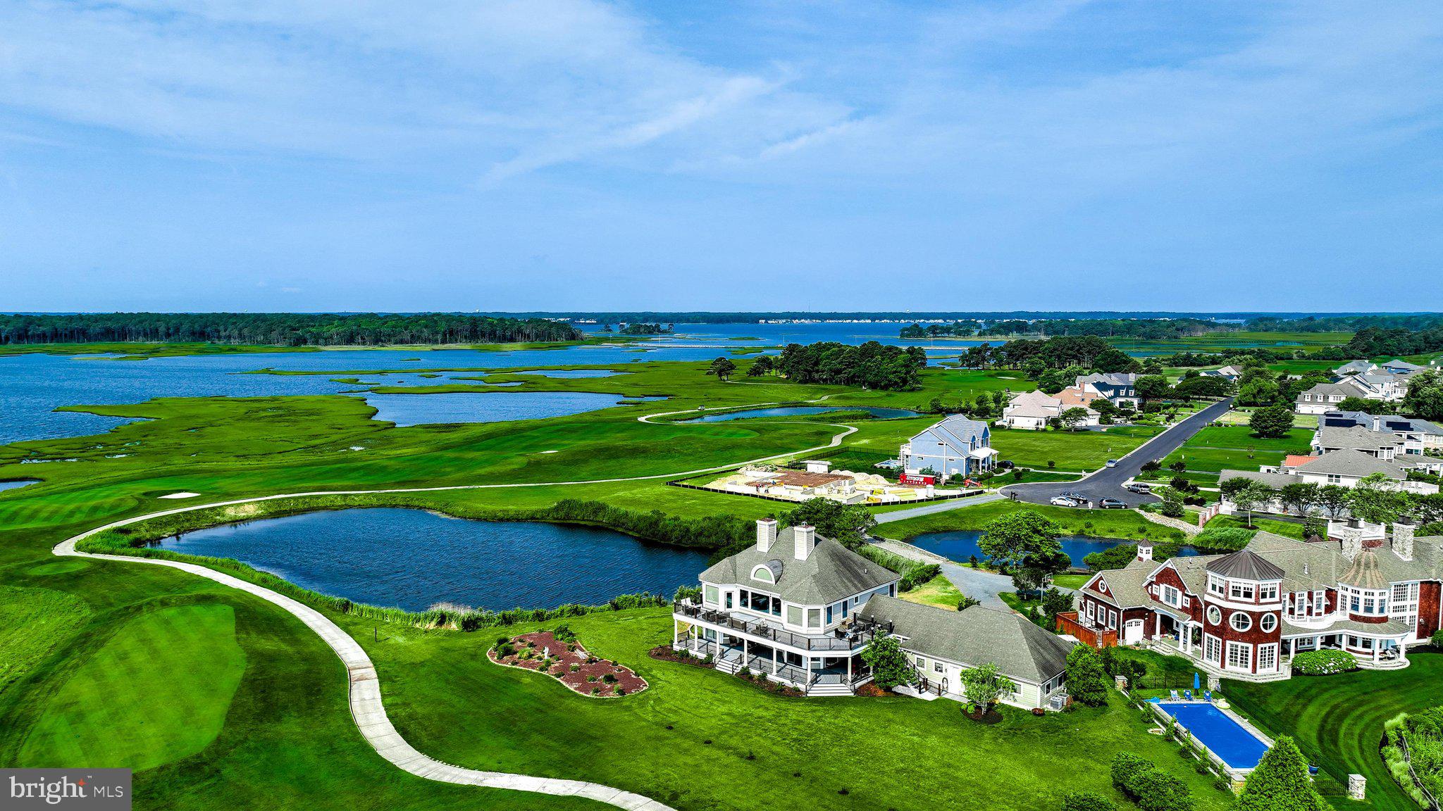 LIGHTHOUSE SOUND - Residential