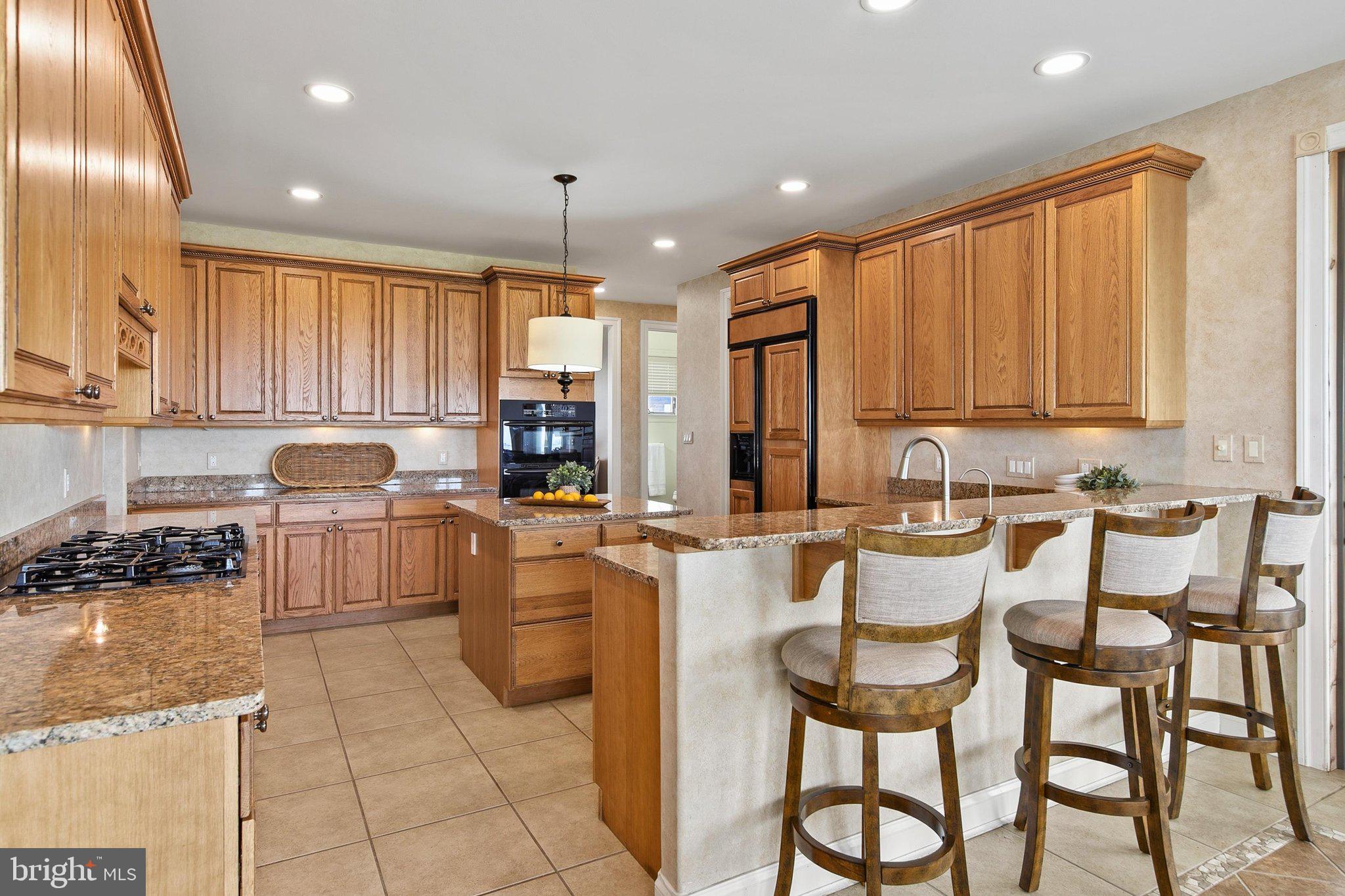 LIGHTHOUSE SOUND - Residential