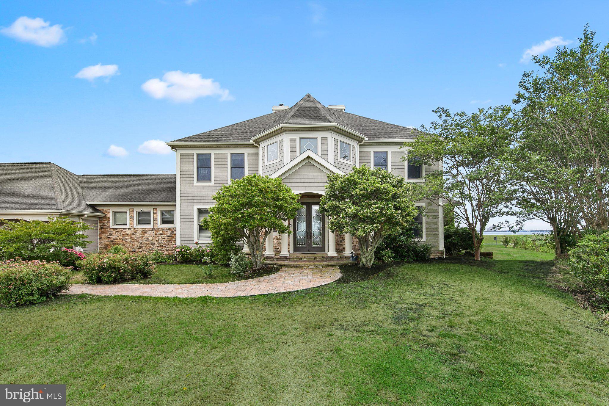LIGHTHOUSE SOUND - Residential