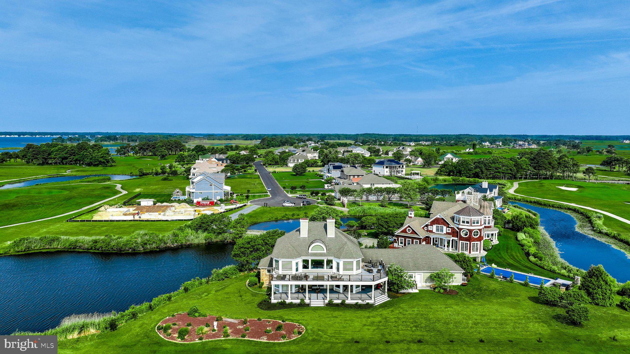 LIGHTHOUSE SOUND - Residential