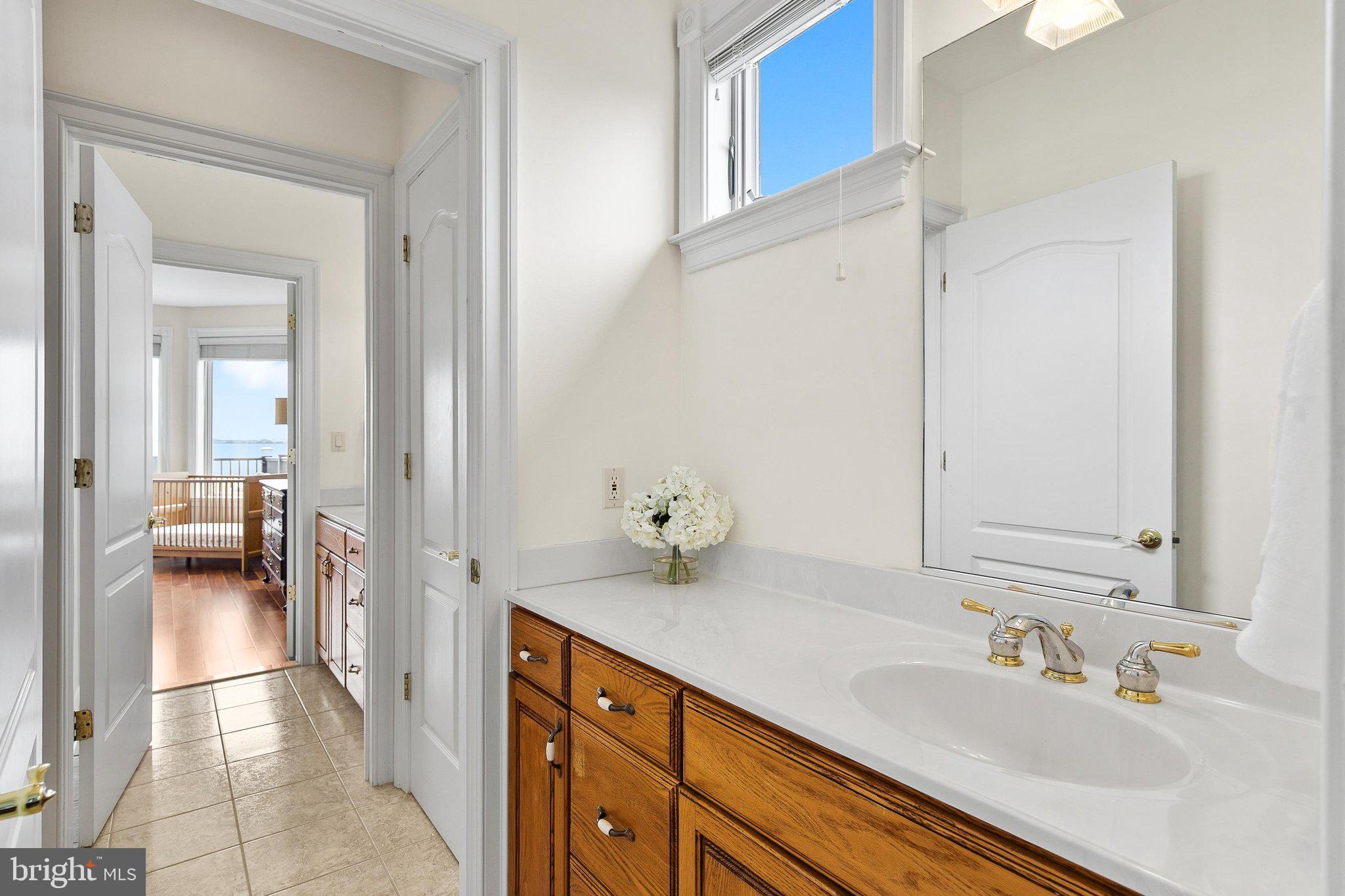 LIGHTHOUSE SOUND - Residential