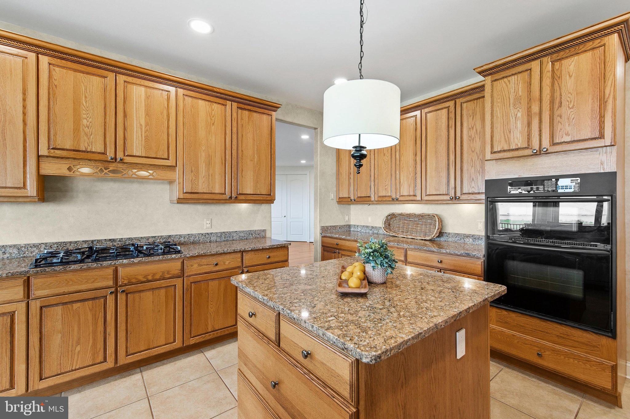 LIGHTHOUSE SOUND - Residential