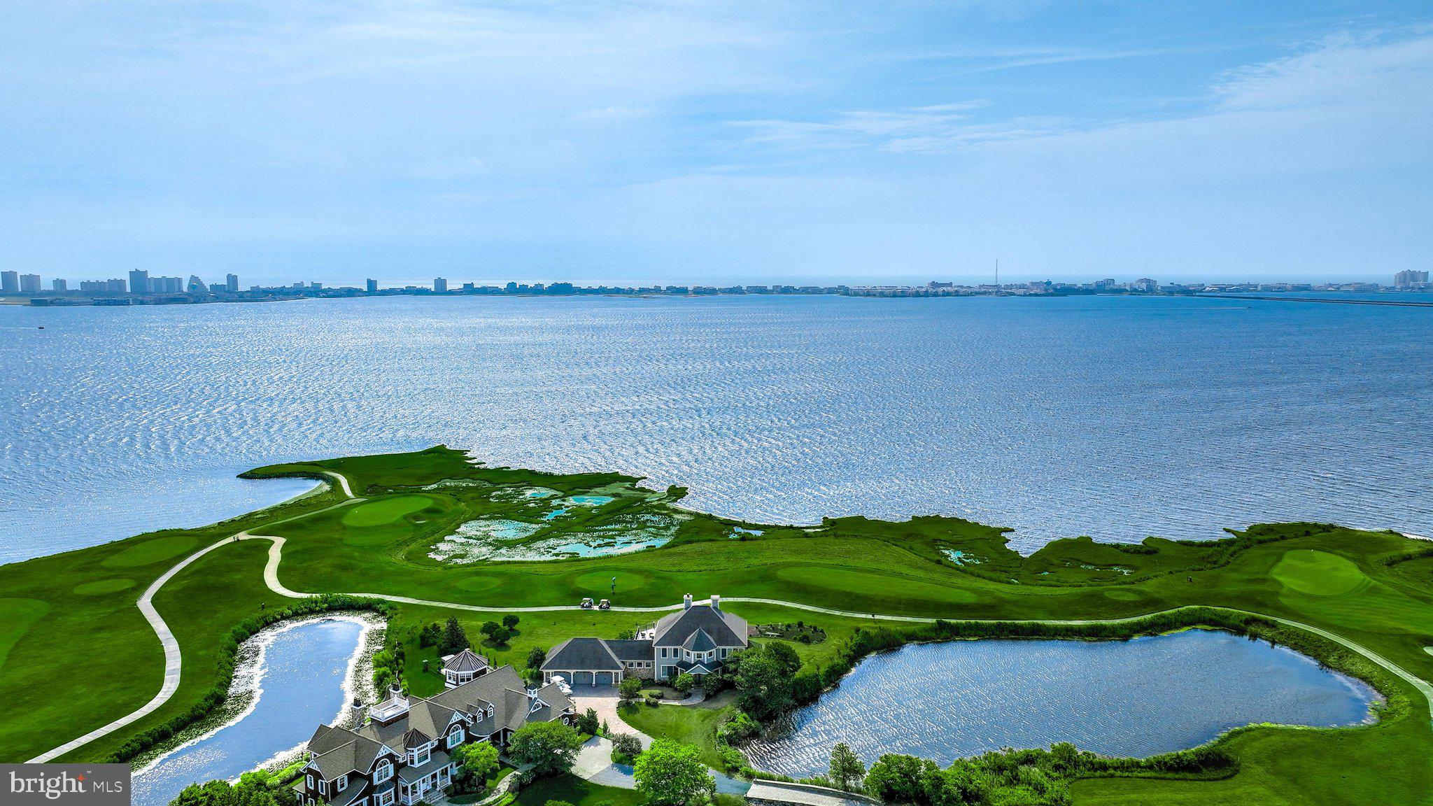 LIGHTHOUSE SOUND - Residential