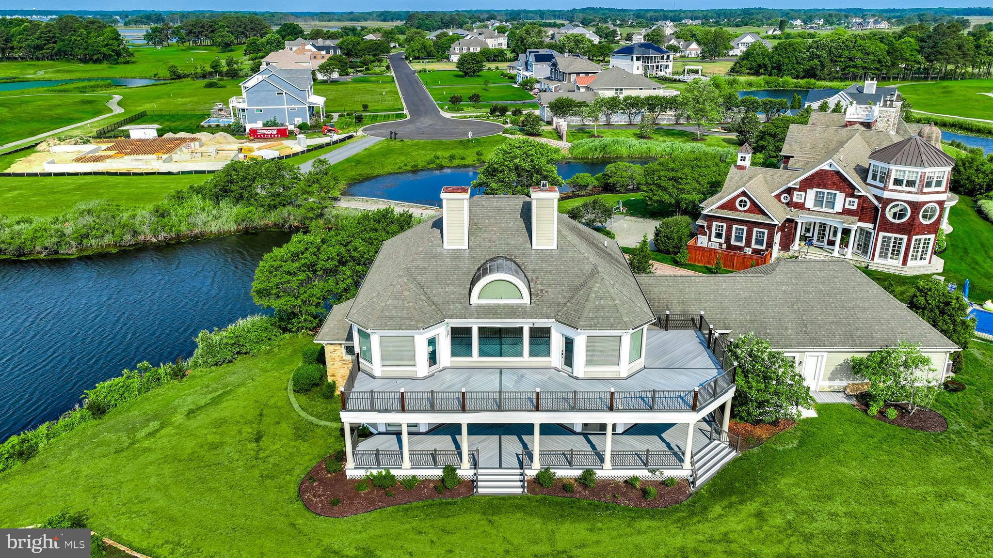 LIGHTHOUSE SOUND - Residential