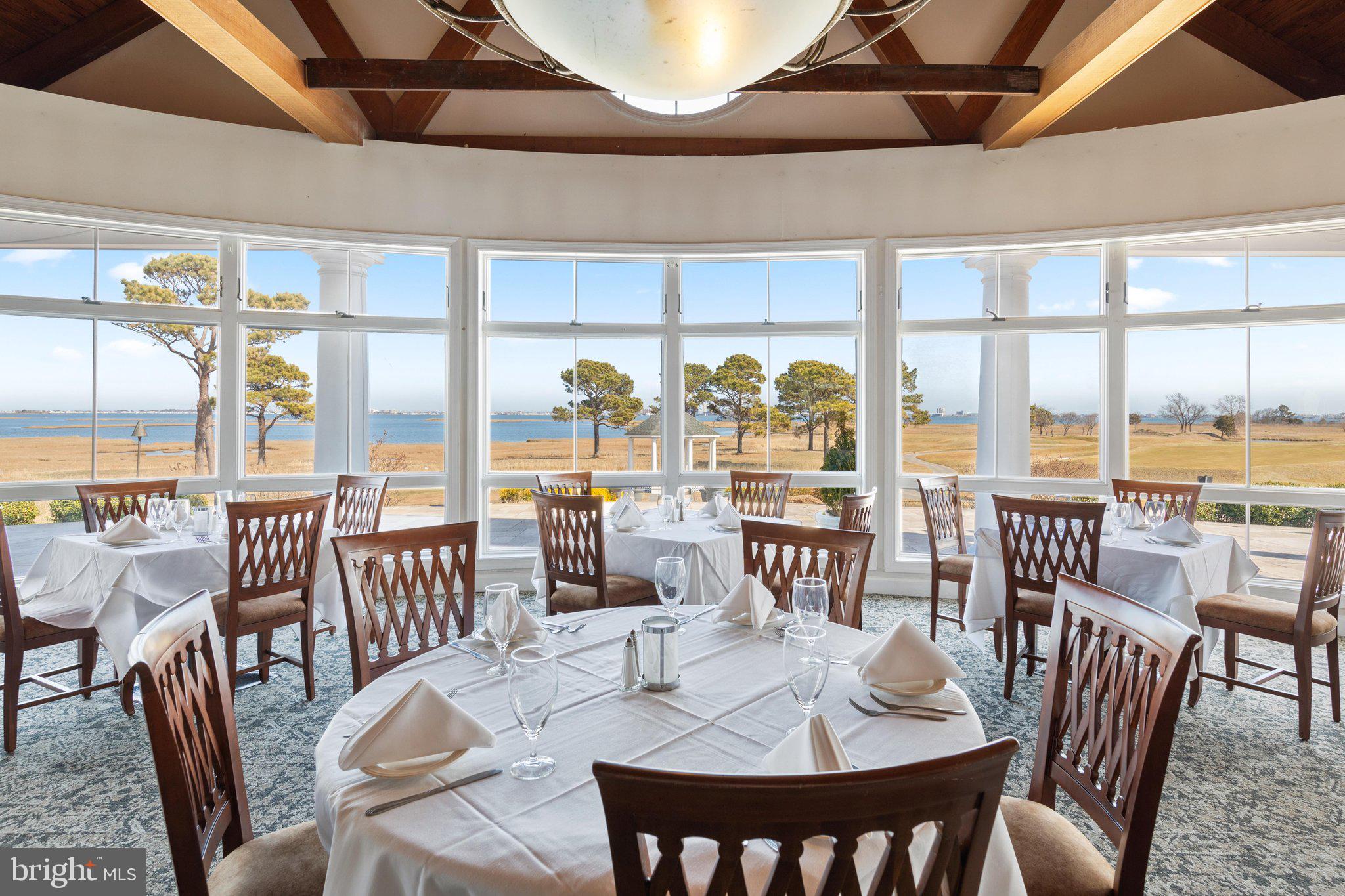 LIGHTHOUSE SOUND - Residential