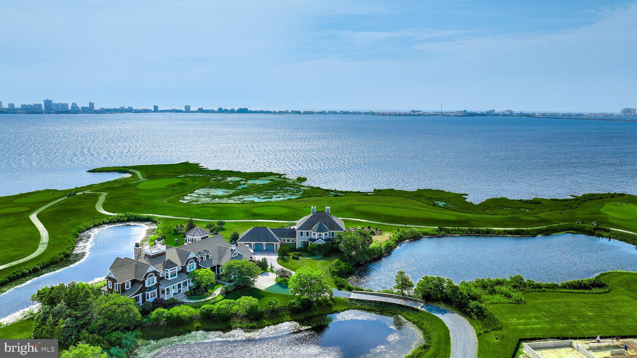 LIGHTHOUSE SOUND - Residential