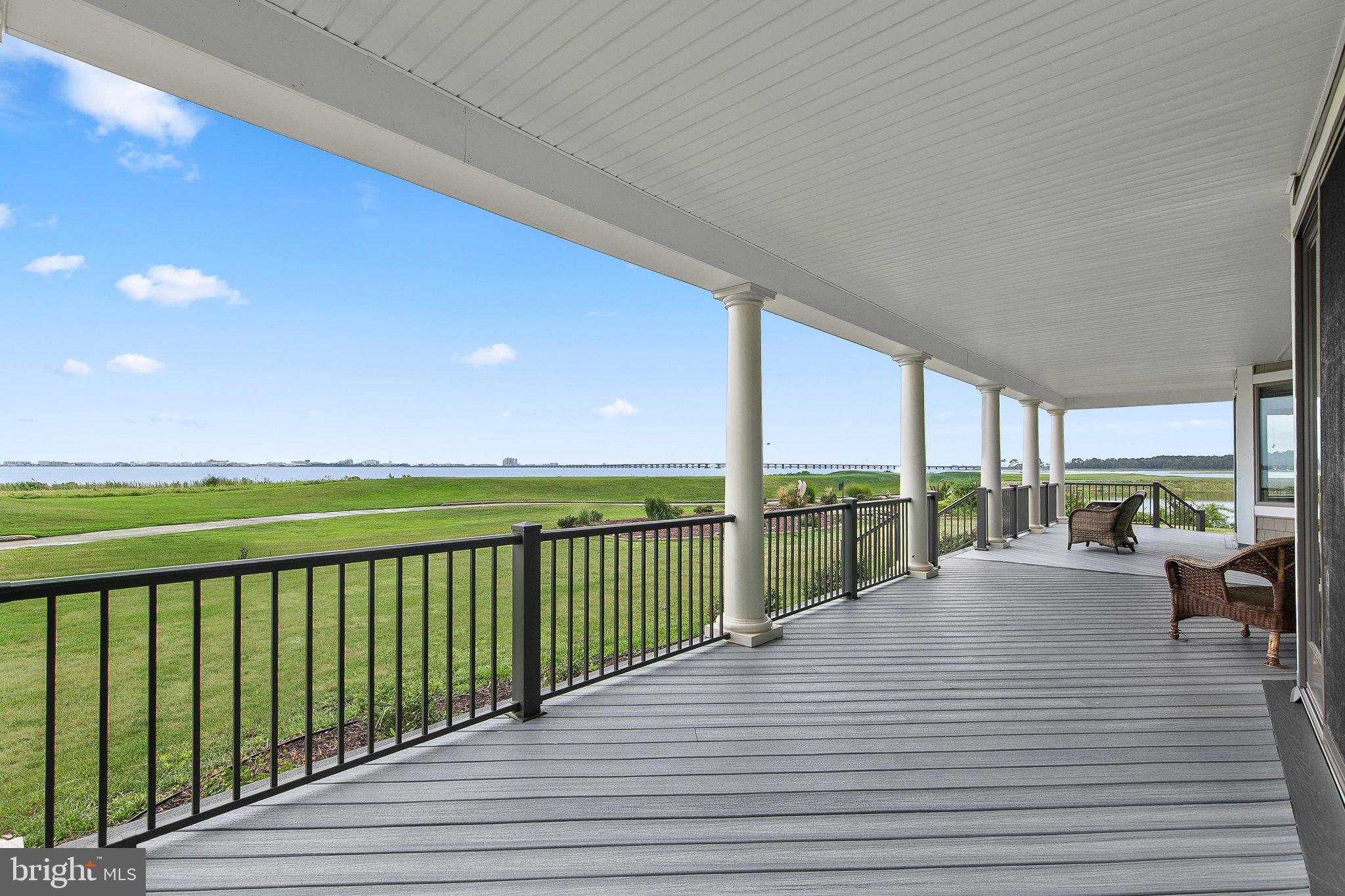 LIGHTHOUSE SOUND - Residential