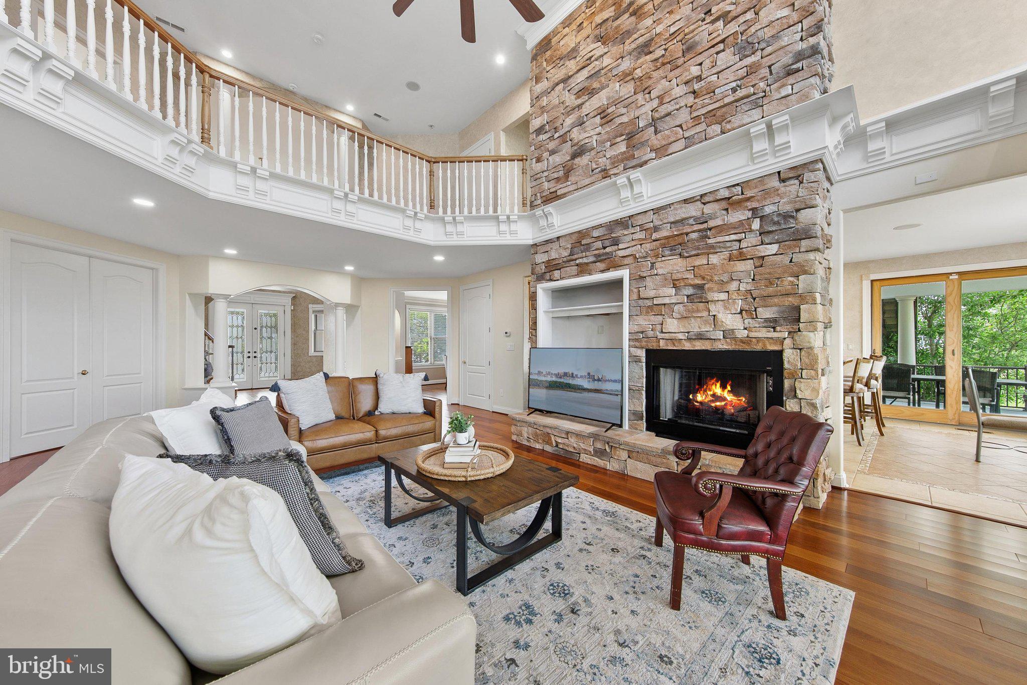 LIGHTHOUSE SOUND - Residential