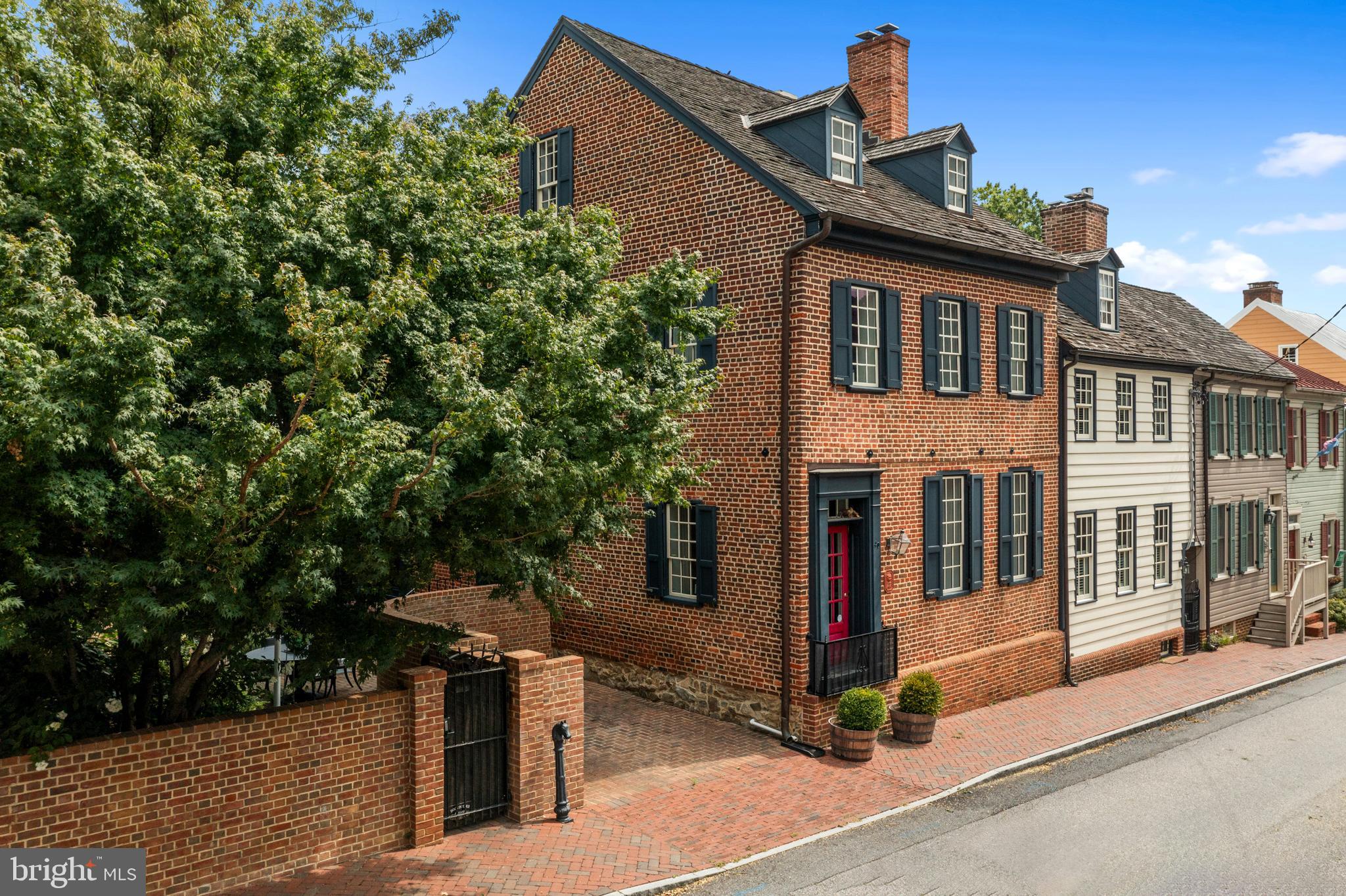 HISTORIC DISTRICT - Residential