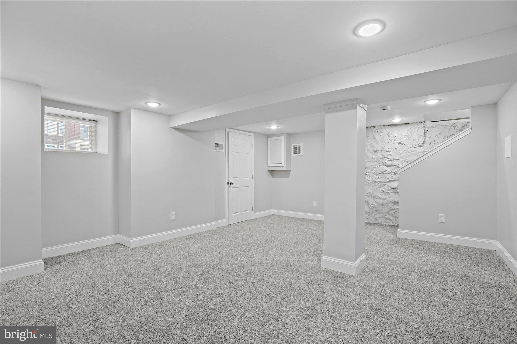 EVERGREEN LAWN - Residential
