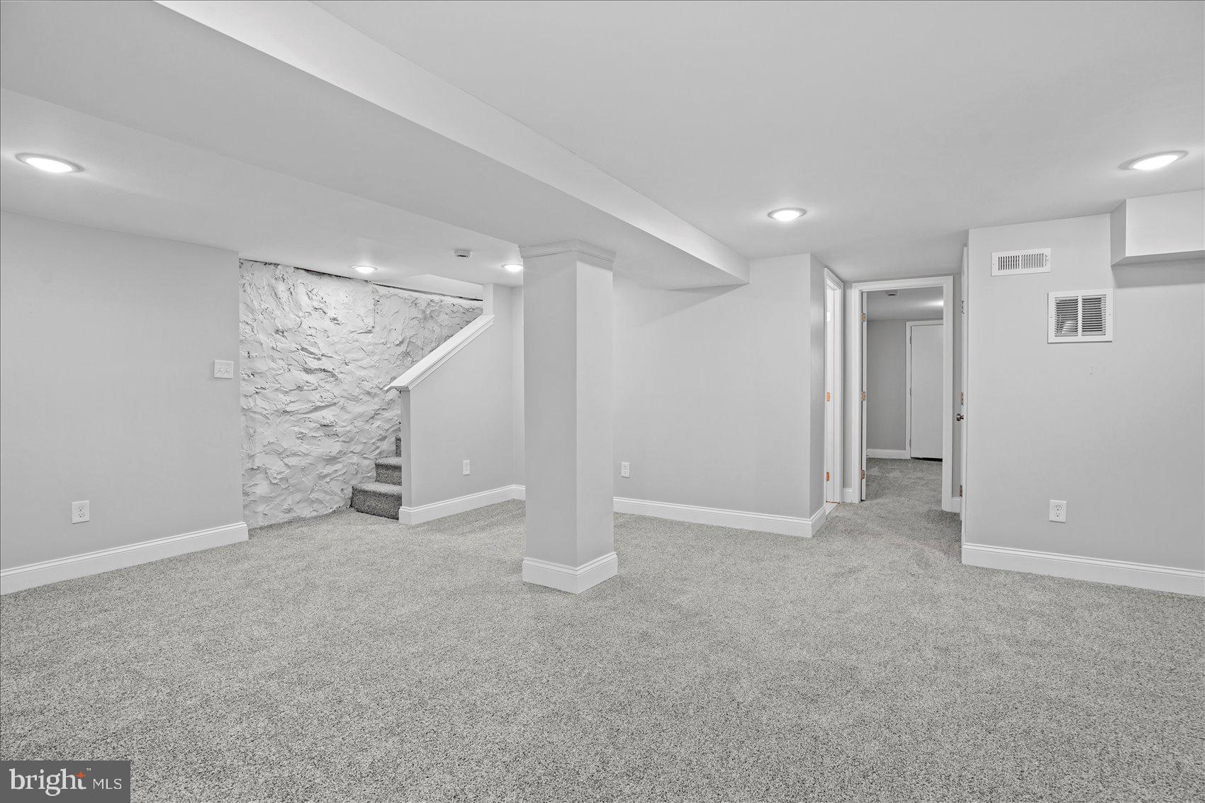 EVERGREEN LAWN - Residential