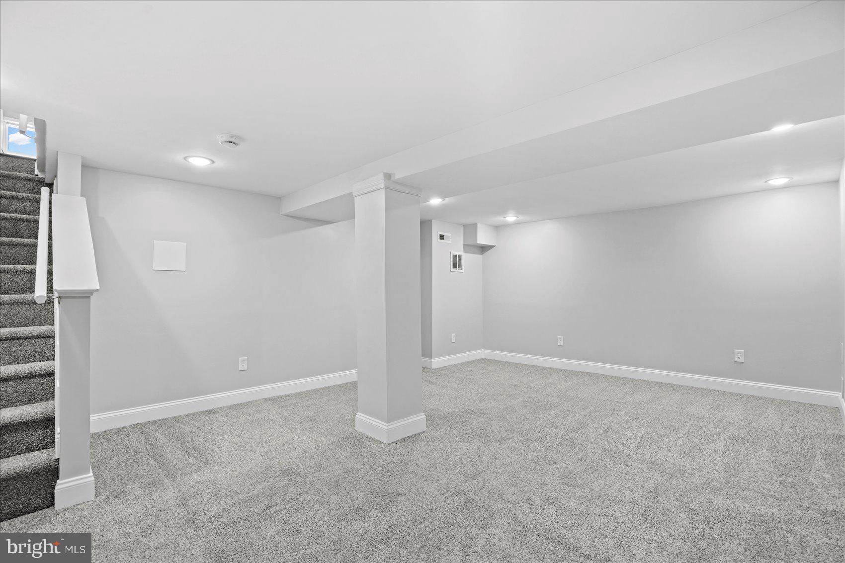 EVERGREEN LAWN - Residential