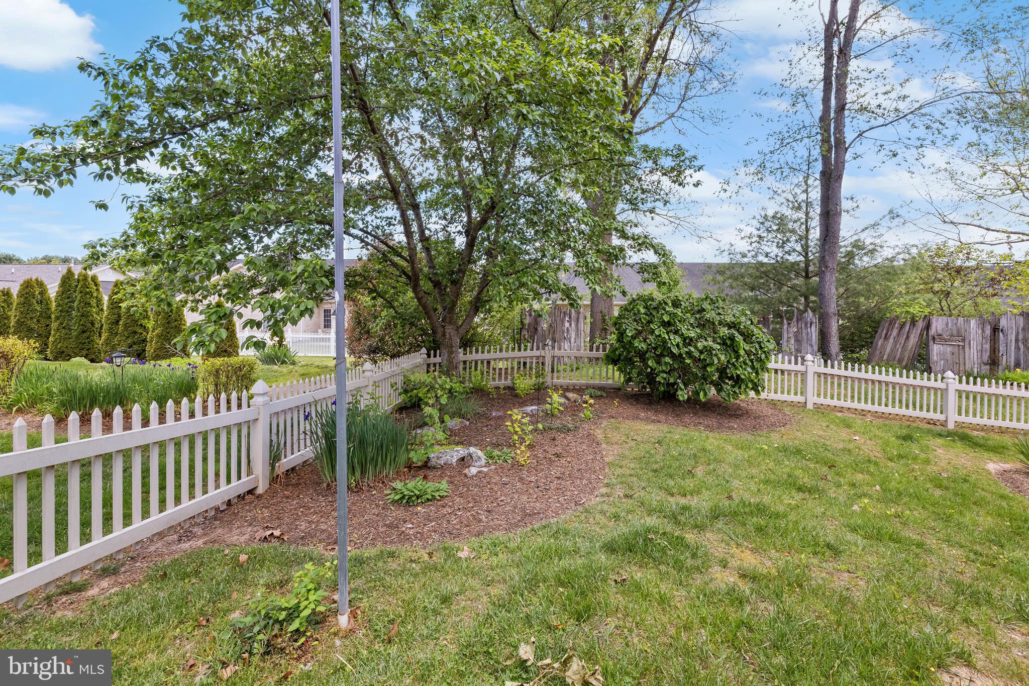 FALCON PLACE - Residential