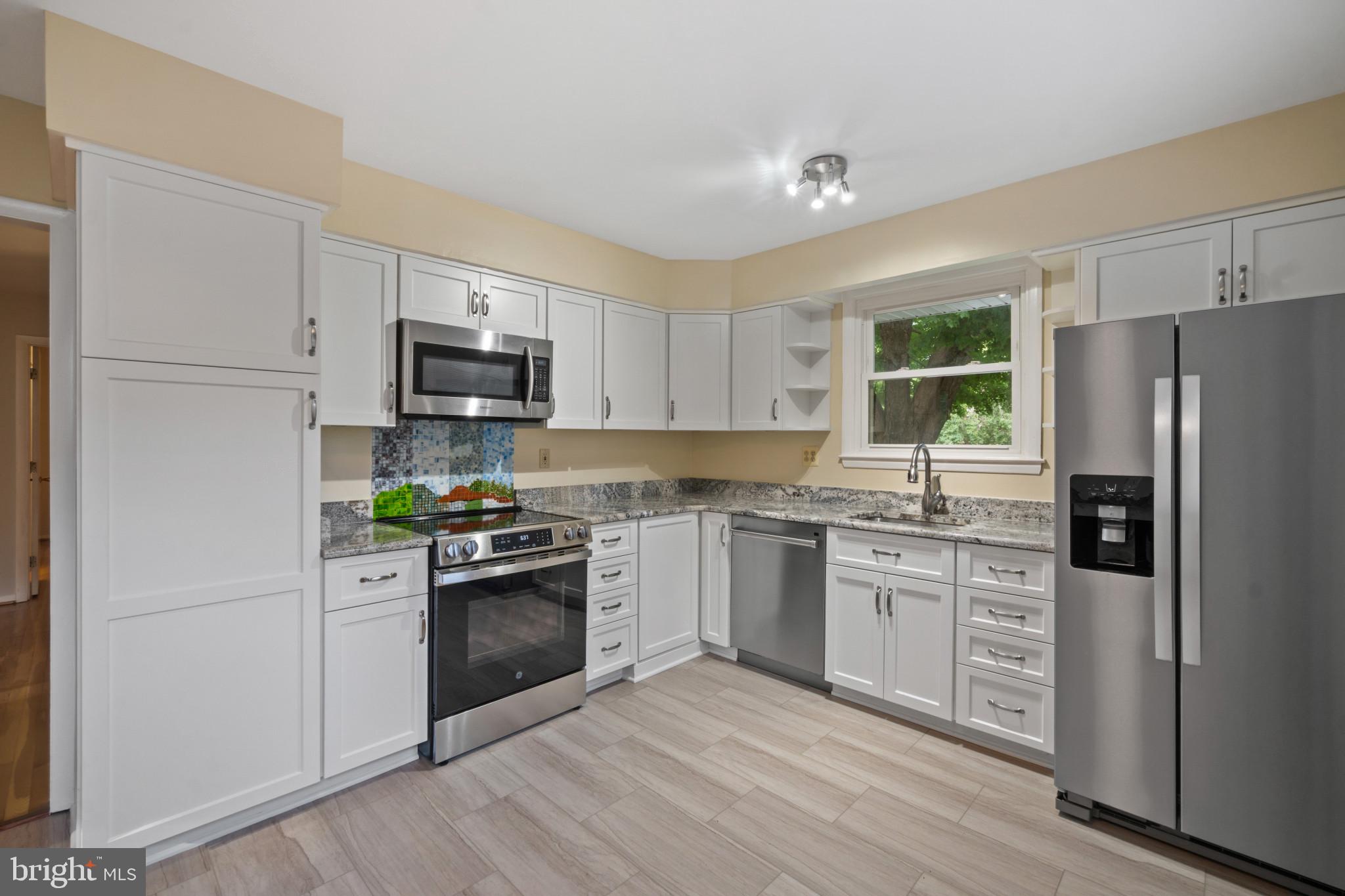 CHATEAU RIDGE - Residential