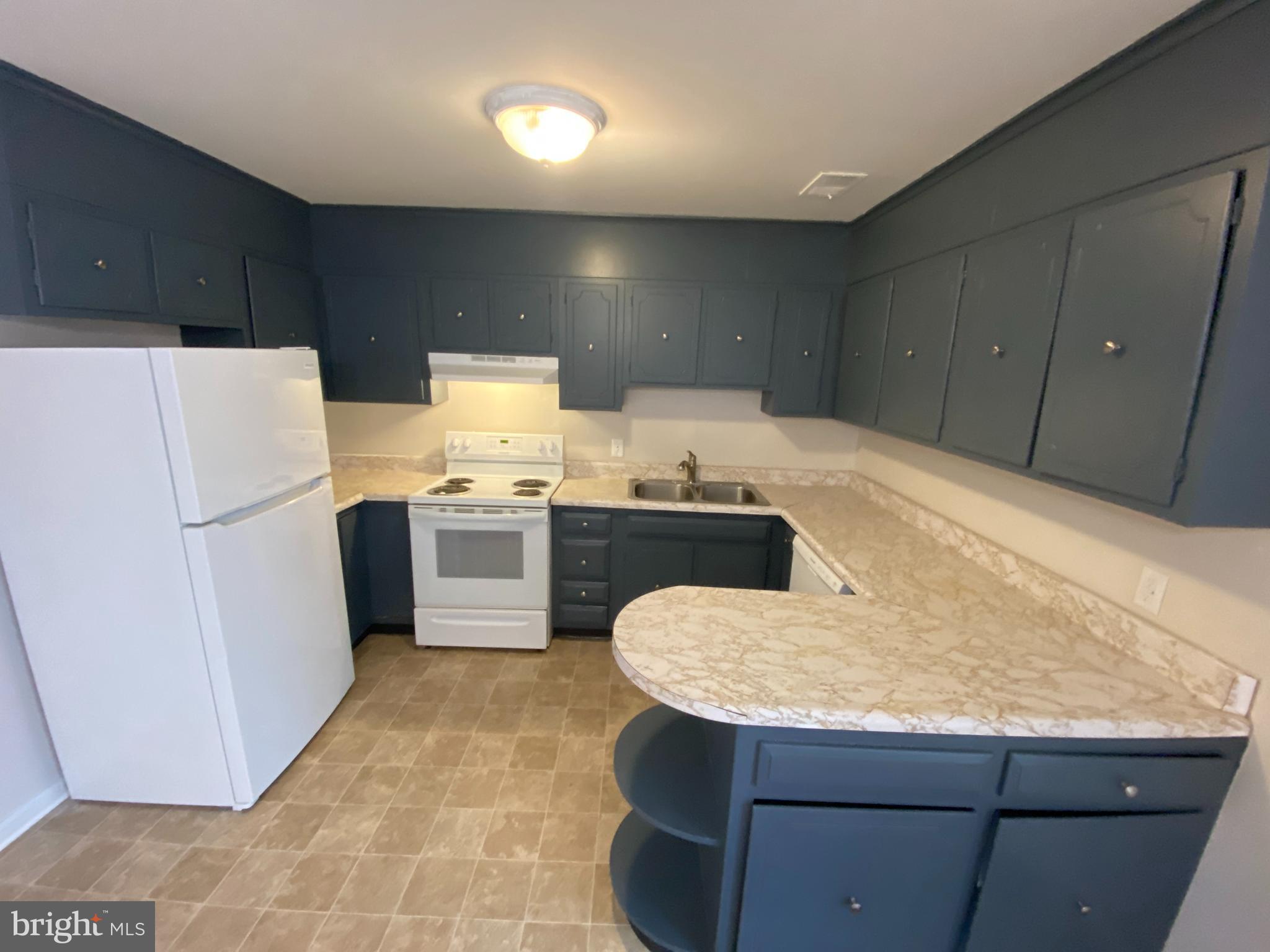 OLDE GREENWICH - Residential Lease