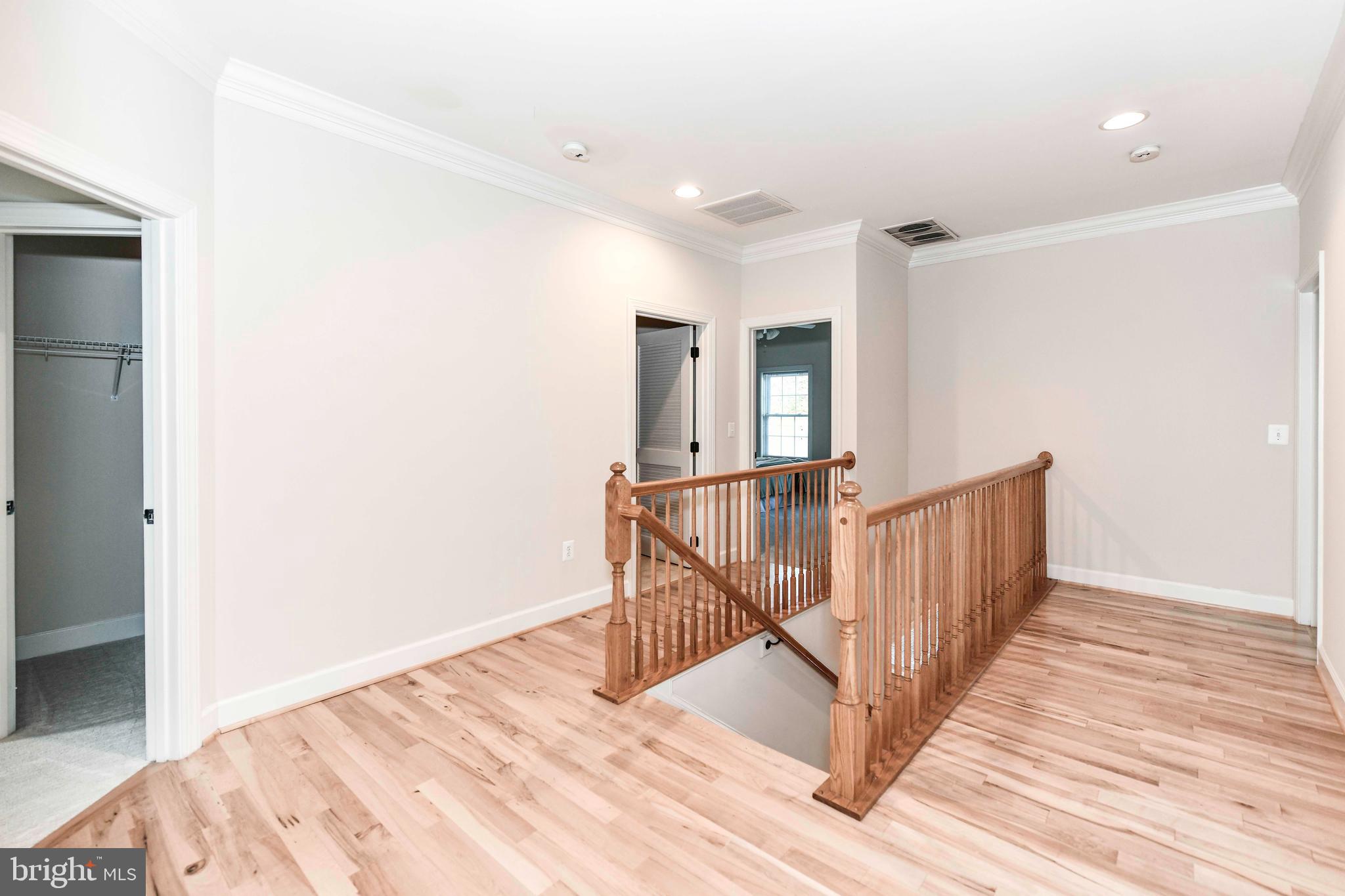 BERKSHIRE OAKWOOD - Residential