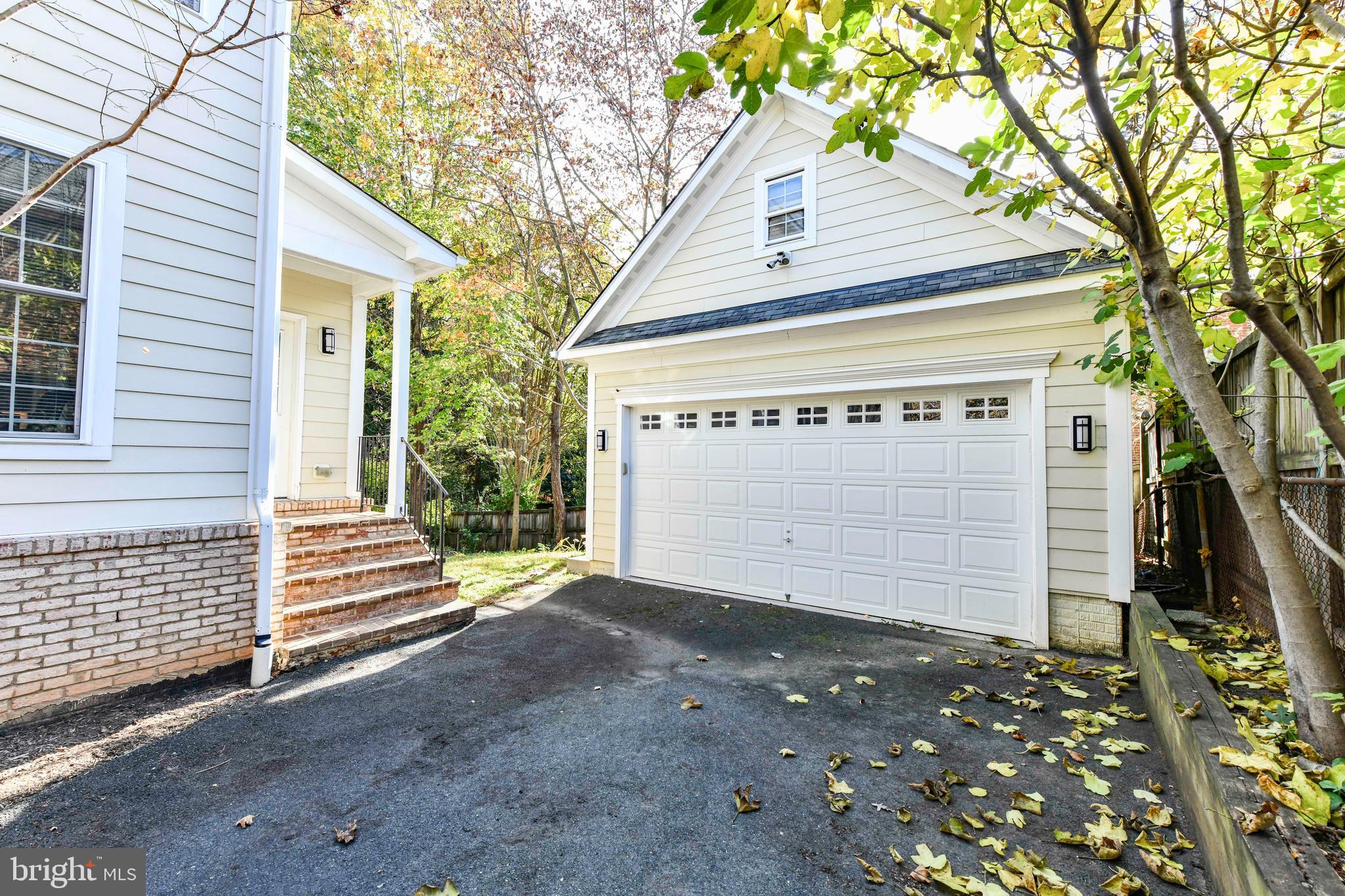 BERKSHIRE OAKWOOD - Residential