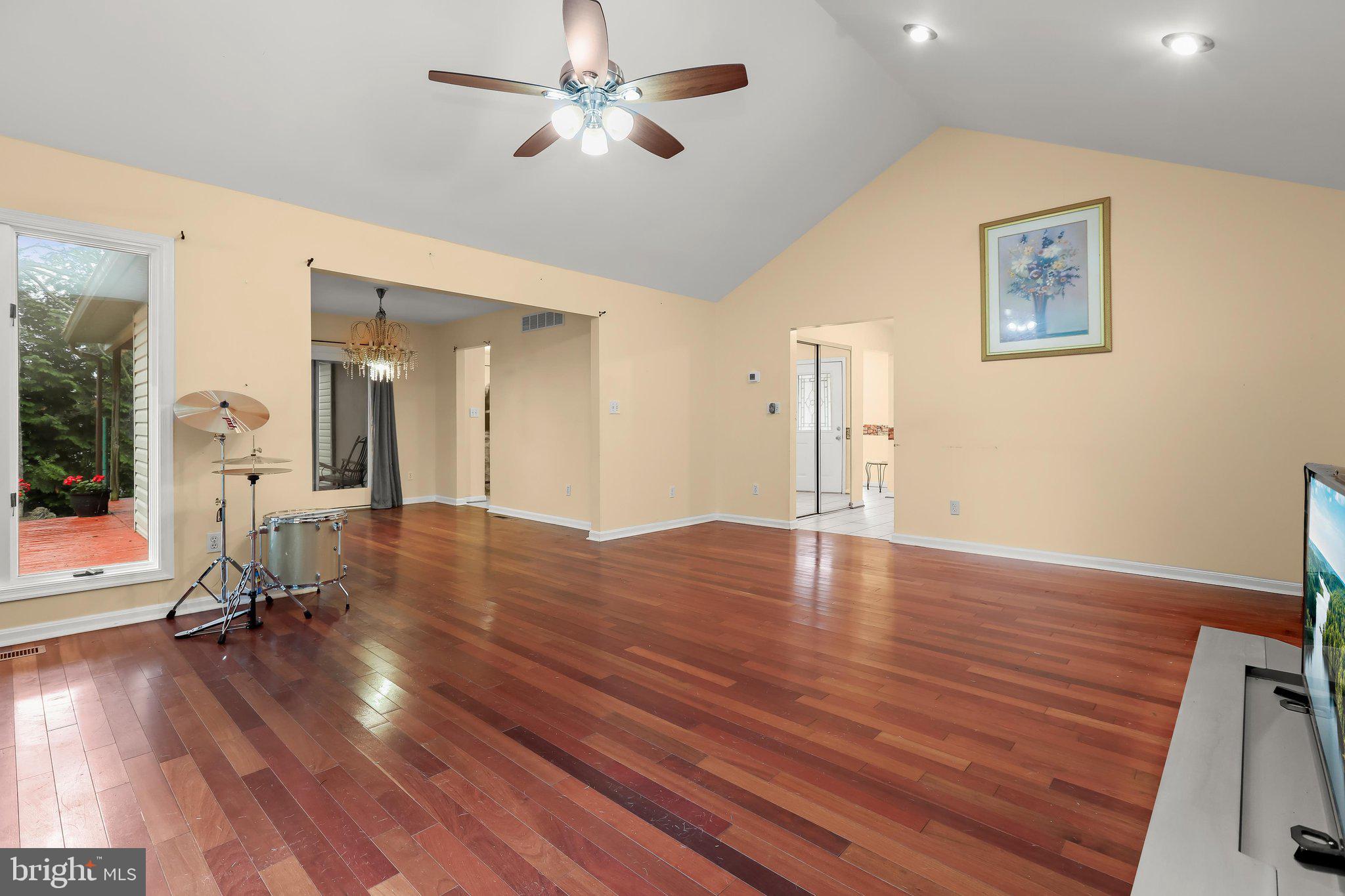 COLONIAL ACRES - Residential
