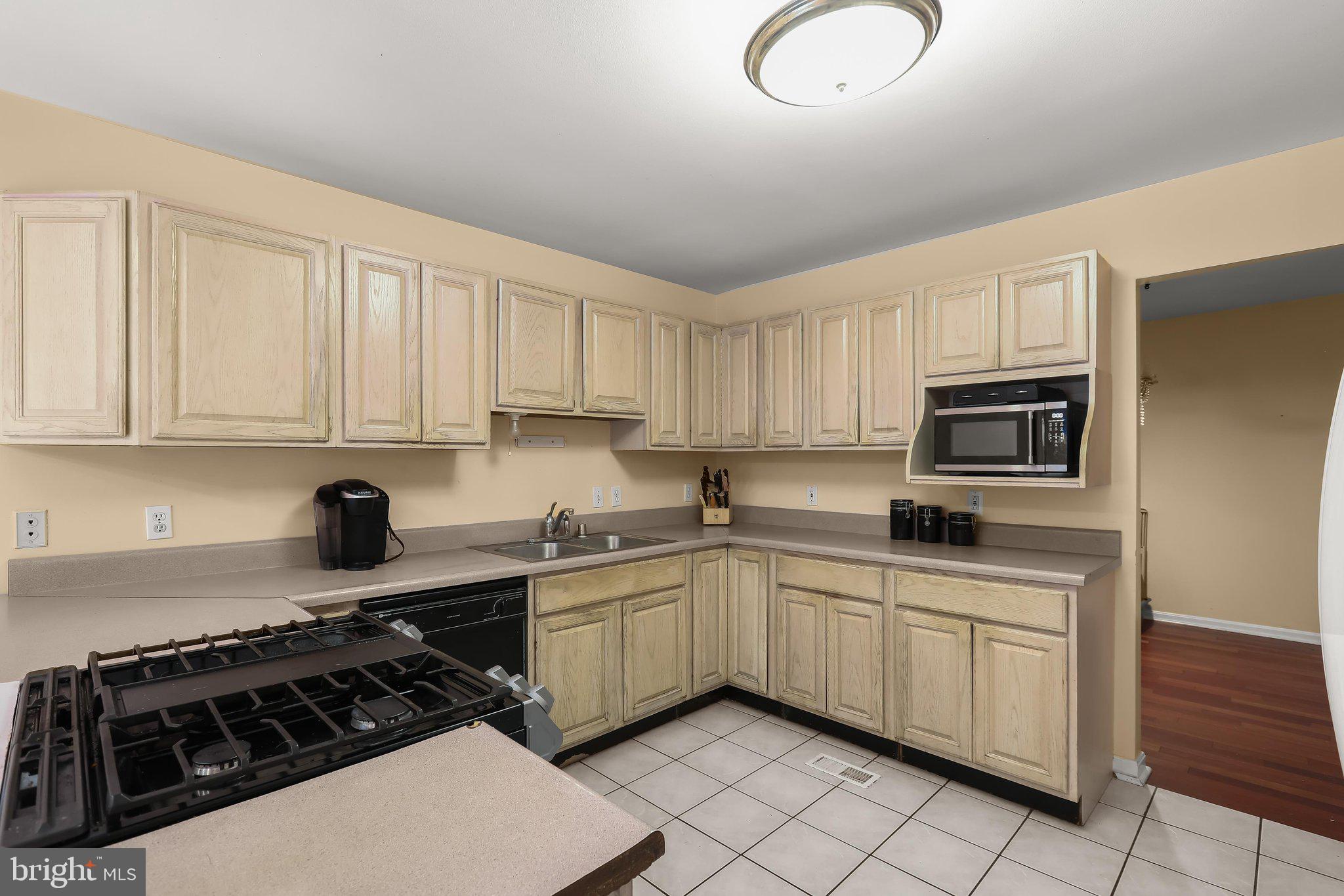 COLONIAL ACRES - Residential