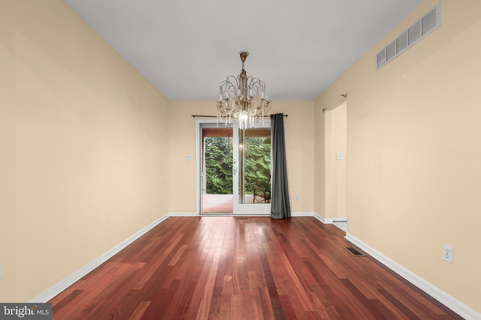 COLONIAL ACRES - Residential