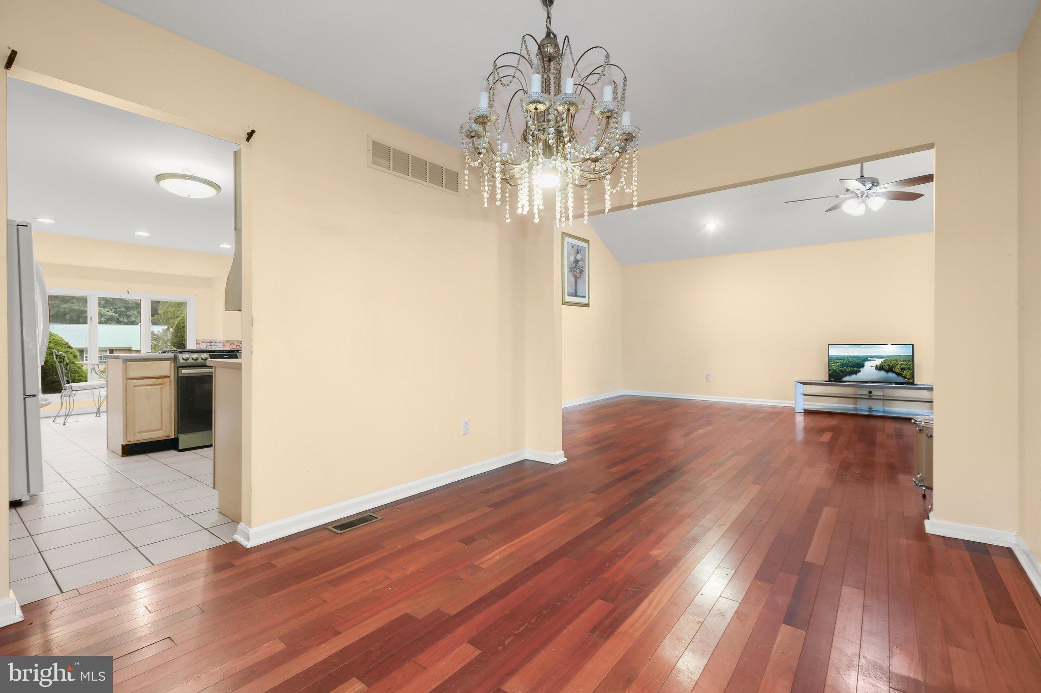 COLONIAL ACRES - Residential