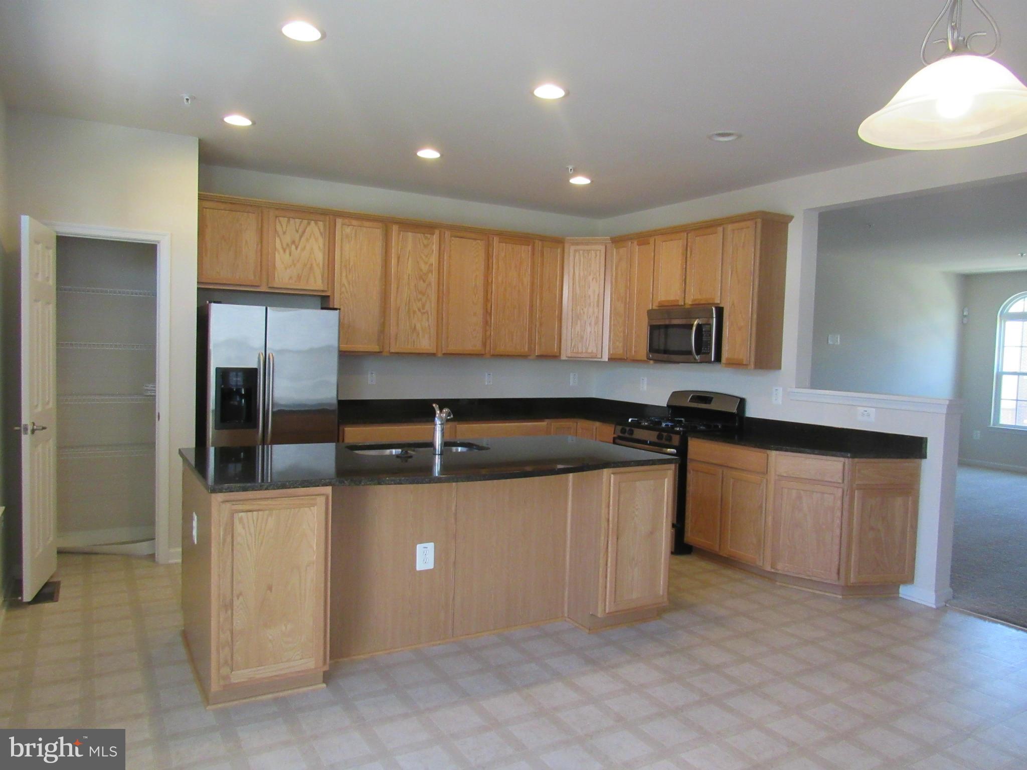 ADDISON ROAD SOUTH - Residential Lease
