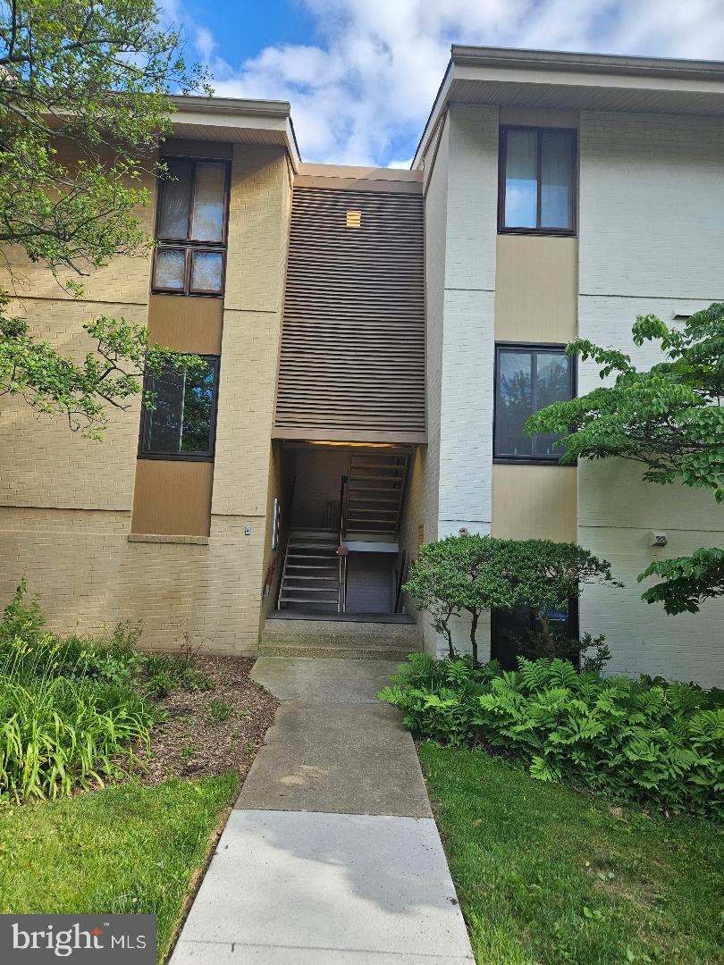 Located in the Village of Cross Keys which has been going through a massive renovation with new restaurants, shops, animal veterinarian, beauty salon and much more.  This one Bedroom unit has been nicely updated with beautiful parquet floors, granite countertops, updated bath, walk in closet and spacious balcony with a Southern exposure.