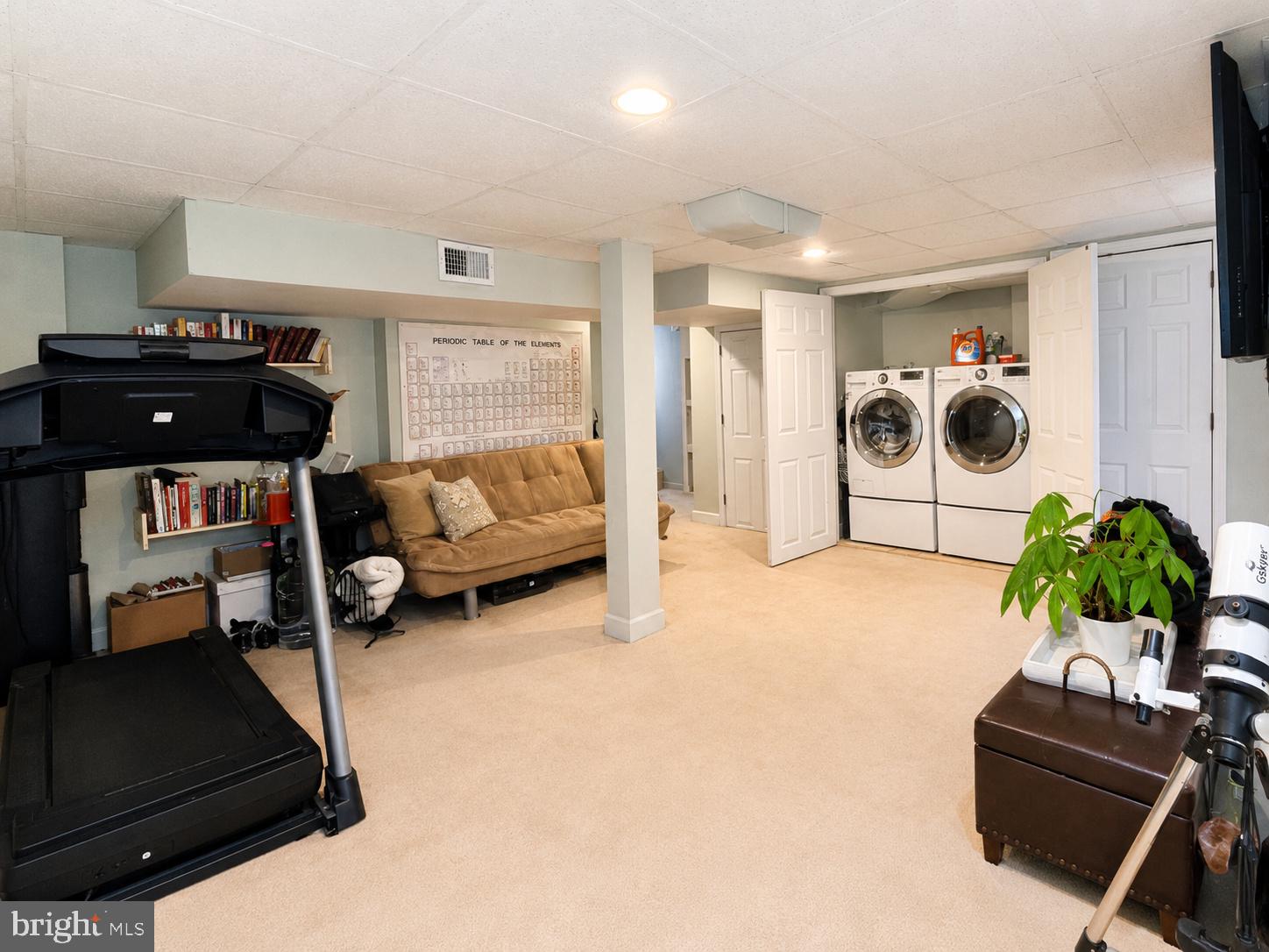 ROSLYN - Residential