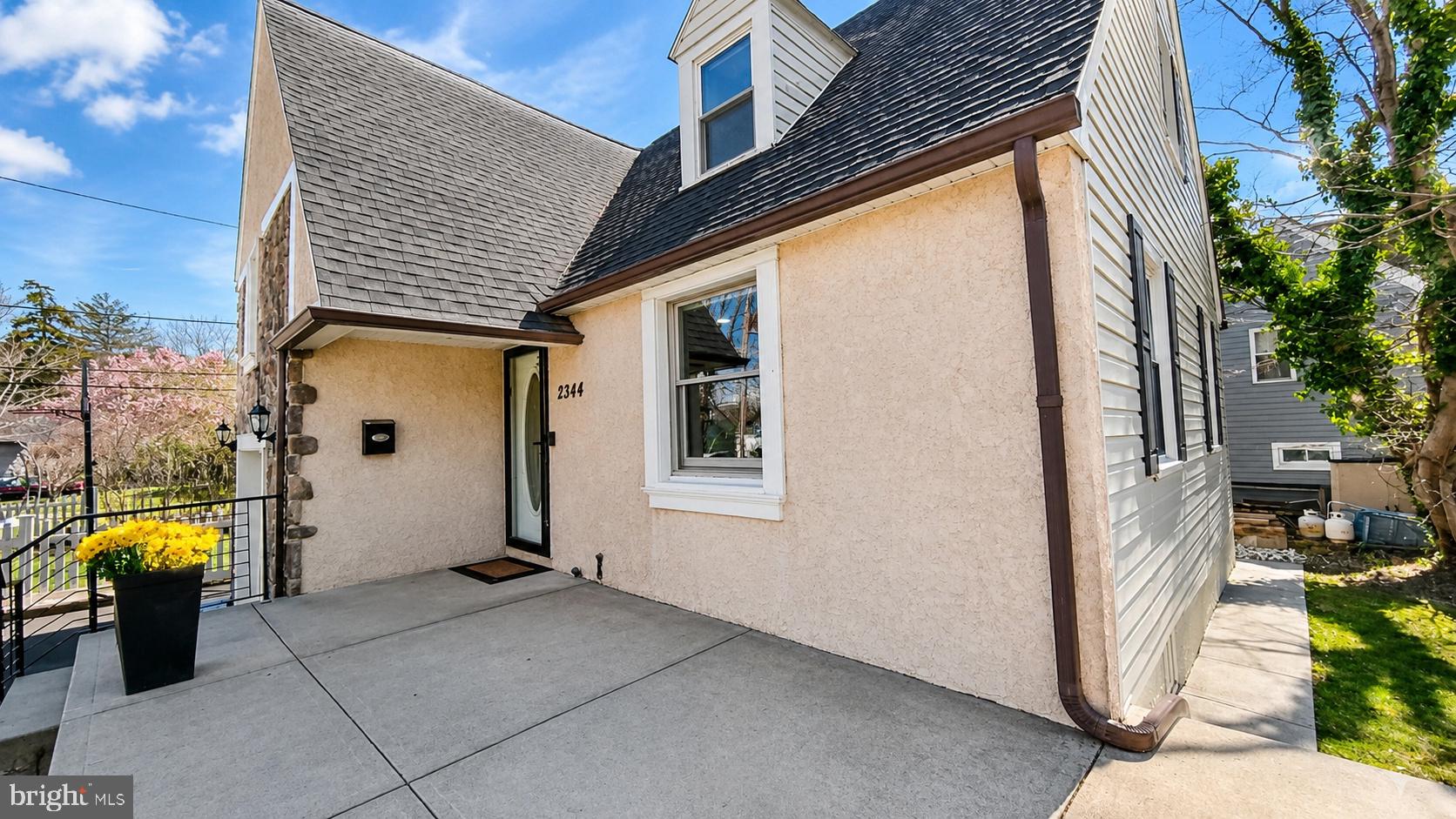ROSLYN - Residential