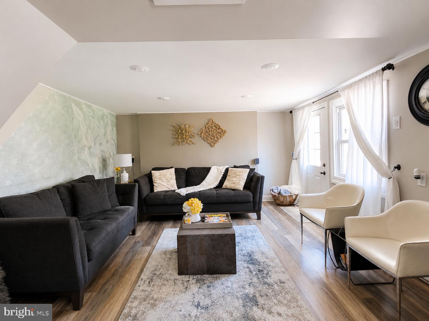 ROSLYN - Residential