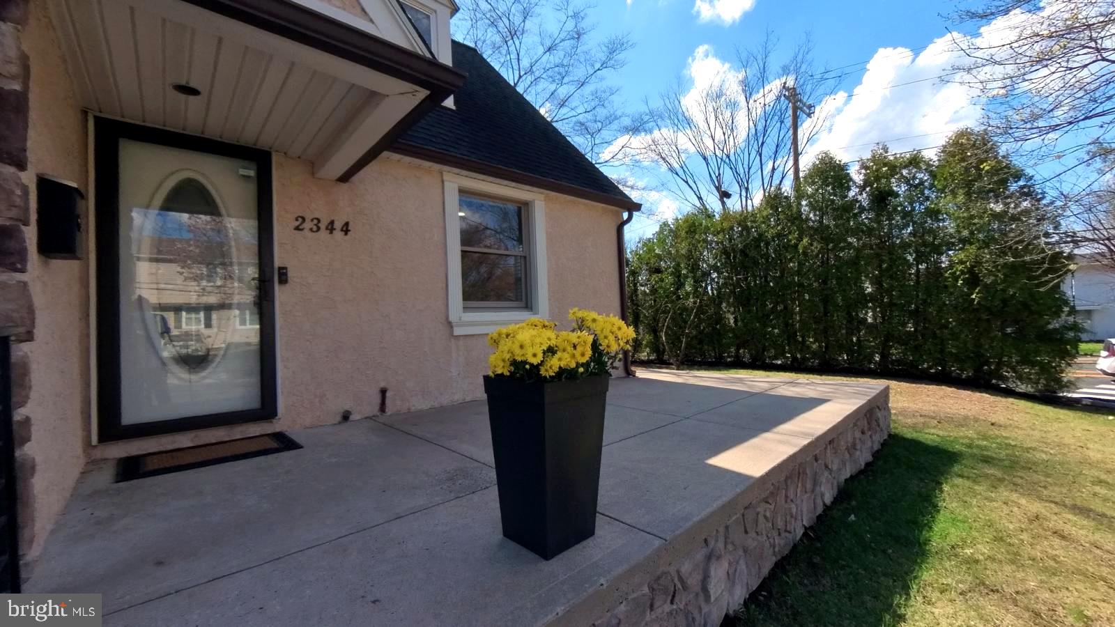 ROSLYN - Residential