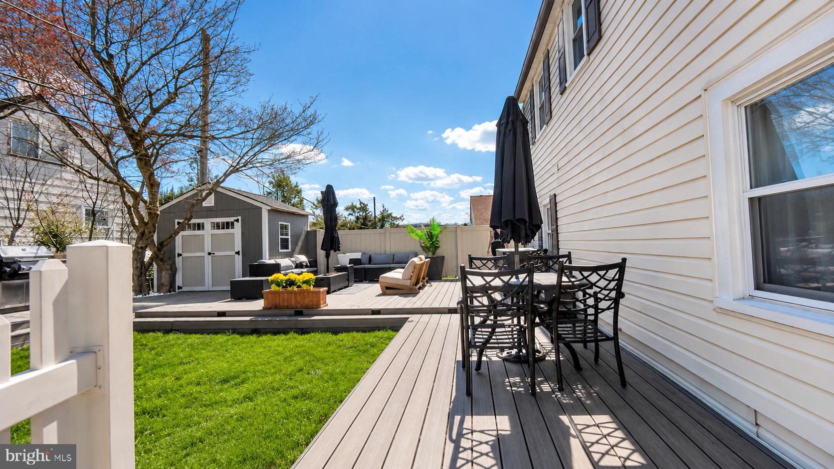 ROSLYN - Residential