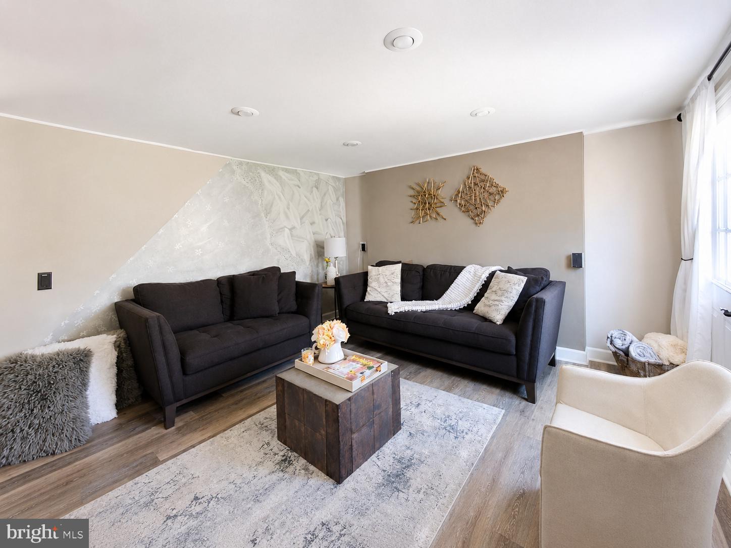 ROSLYN - Residential